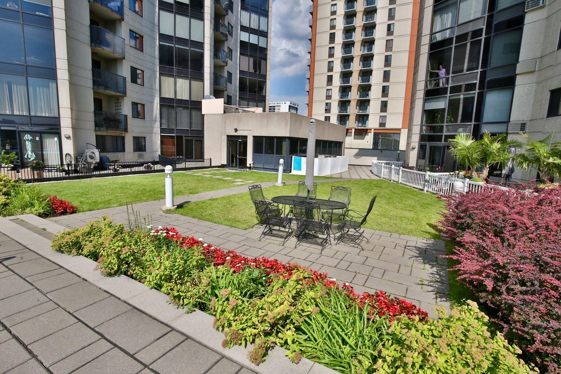 









51


Place Charles-Le Moyne

, T301,
Longueuil (Le Vieux-Longueuil),




QC
J4K5G6

