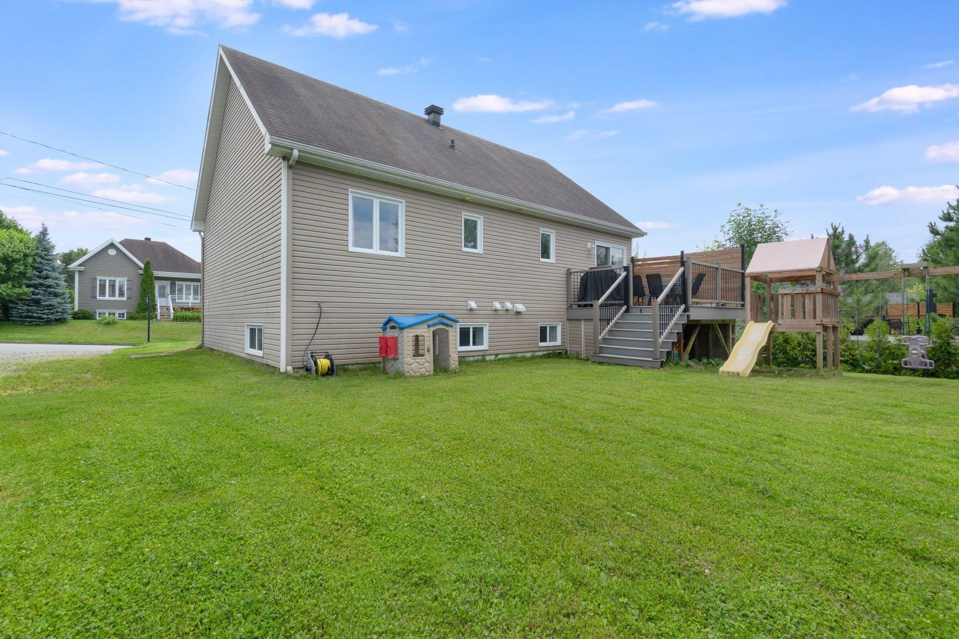 









3430

 - 3432


Rue Générations

,
Sherbrooke (Brompton/Rock Forest/Saint-Élie/Deauville),




QC
J1N0P9

