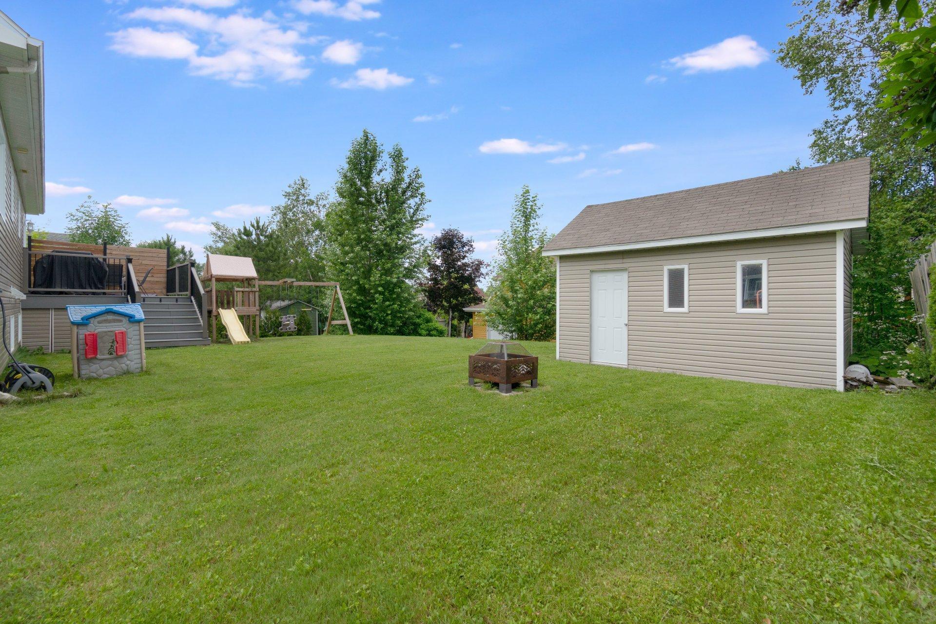 









3430

 - 3432


Rue Générations

,
Sherbrooke (Brompton/Rock Forest/Saint-Élie/Deauville),




QC
J1N0P9

