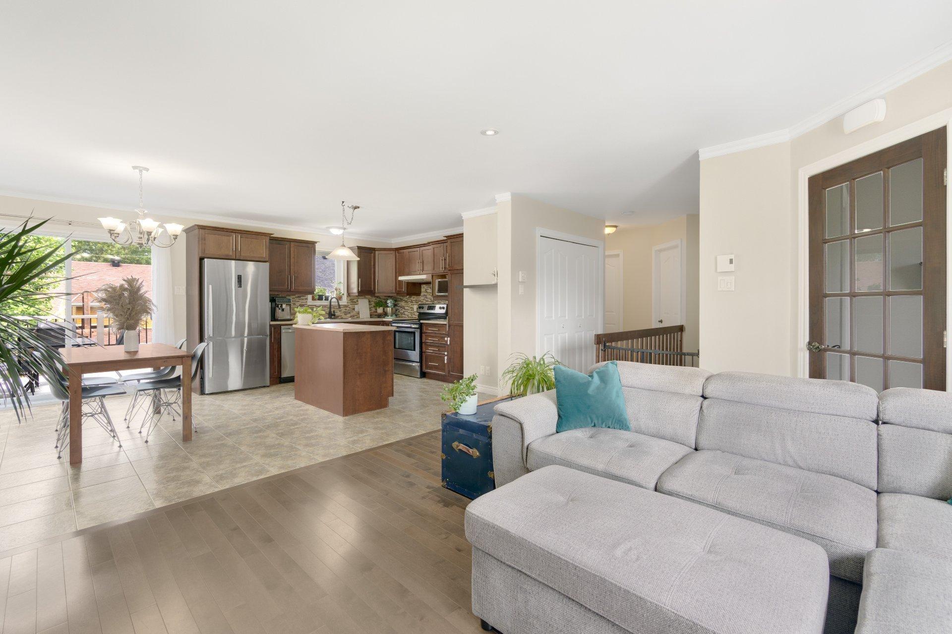 









3430

 - 3432


Rue Générations

,
Sherbrooke (Brompton/Rock Forest/Saint-Élie/Deauville),




QC
J1N0P9

