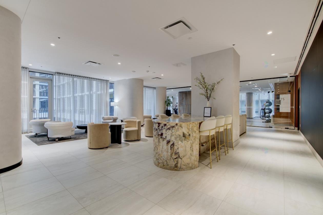 









1205


Rue du Square-Phillips

, 4104,
Montréal (Ville-Marie),




QC
H3B3C9

