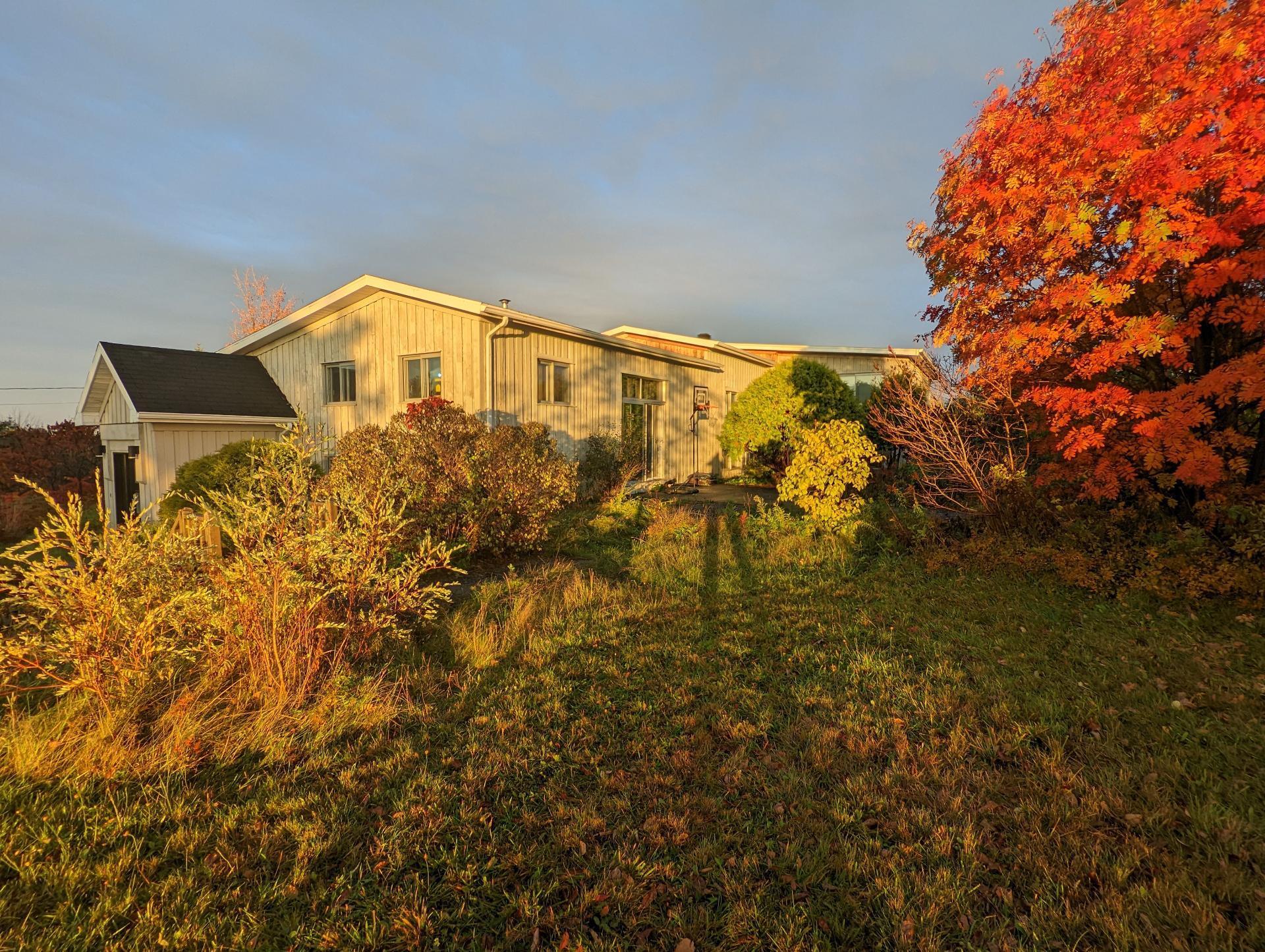 









661


Ch. Bunker

,
Magog,




QC
J1X3W2

