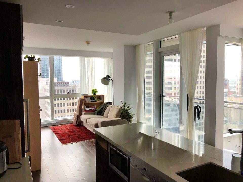 









1188


Av. Union

, 2405,
Montréal (Ville-Marie),




QC
H3B0E5

