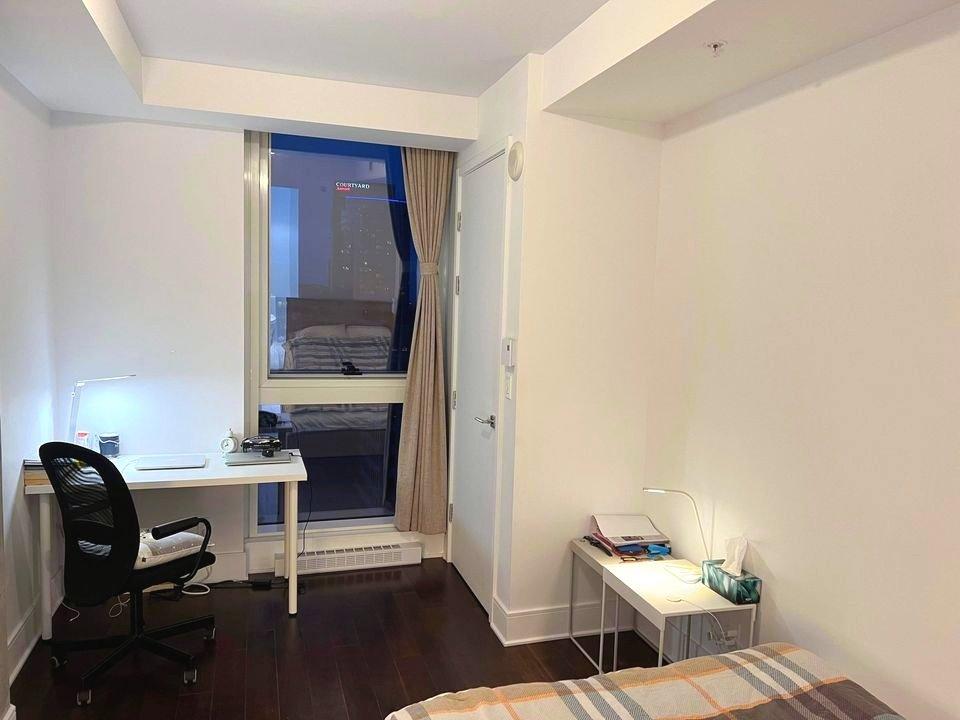 









1188


Av. Union

, 2405,
Montréal (Ville-Marie),




QC
H3B0E5

