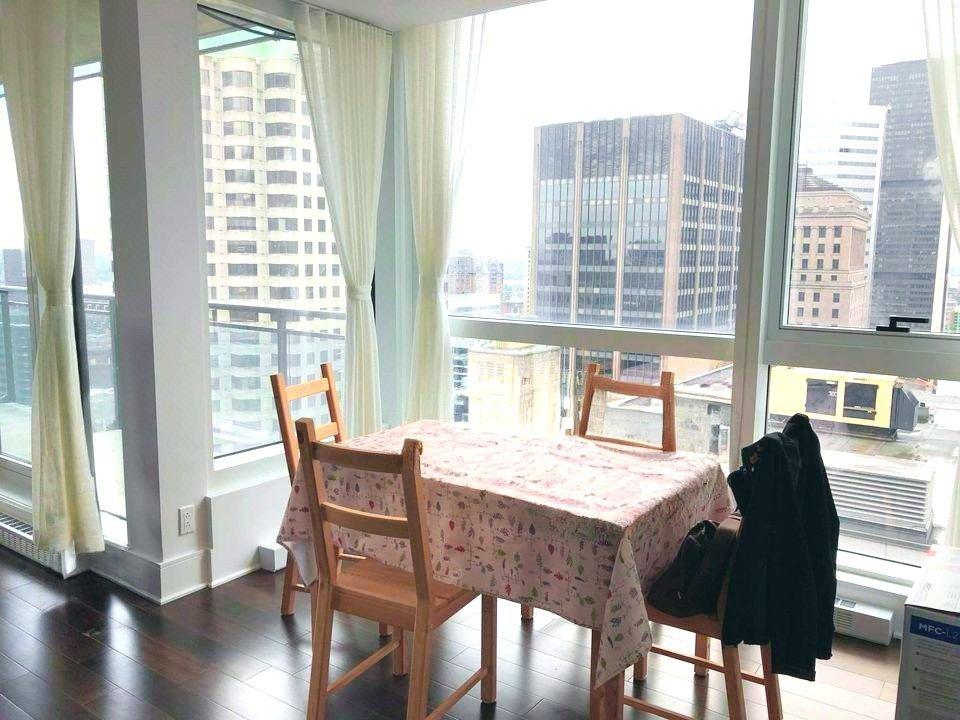 









1188


Av. Union

, 2405,
Montréal (Ville-Marie),




QC
H3B0E5

