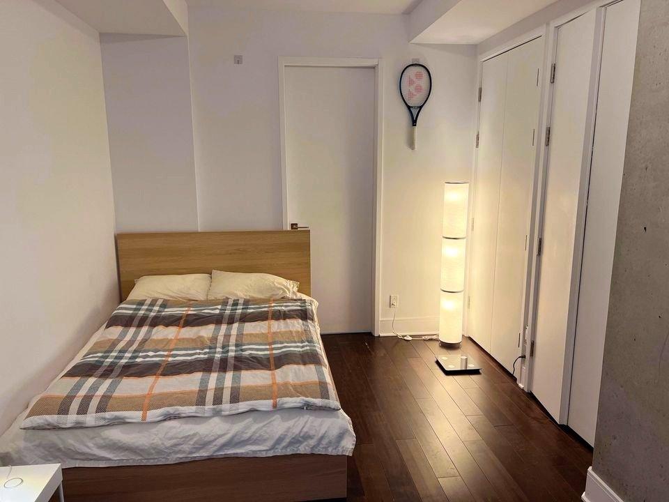 









1188


Av. Union

, 2405,
Montréal (Ville-Marie),




QC
H3B0E5

