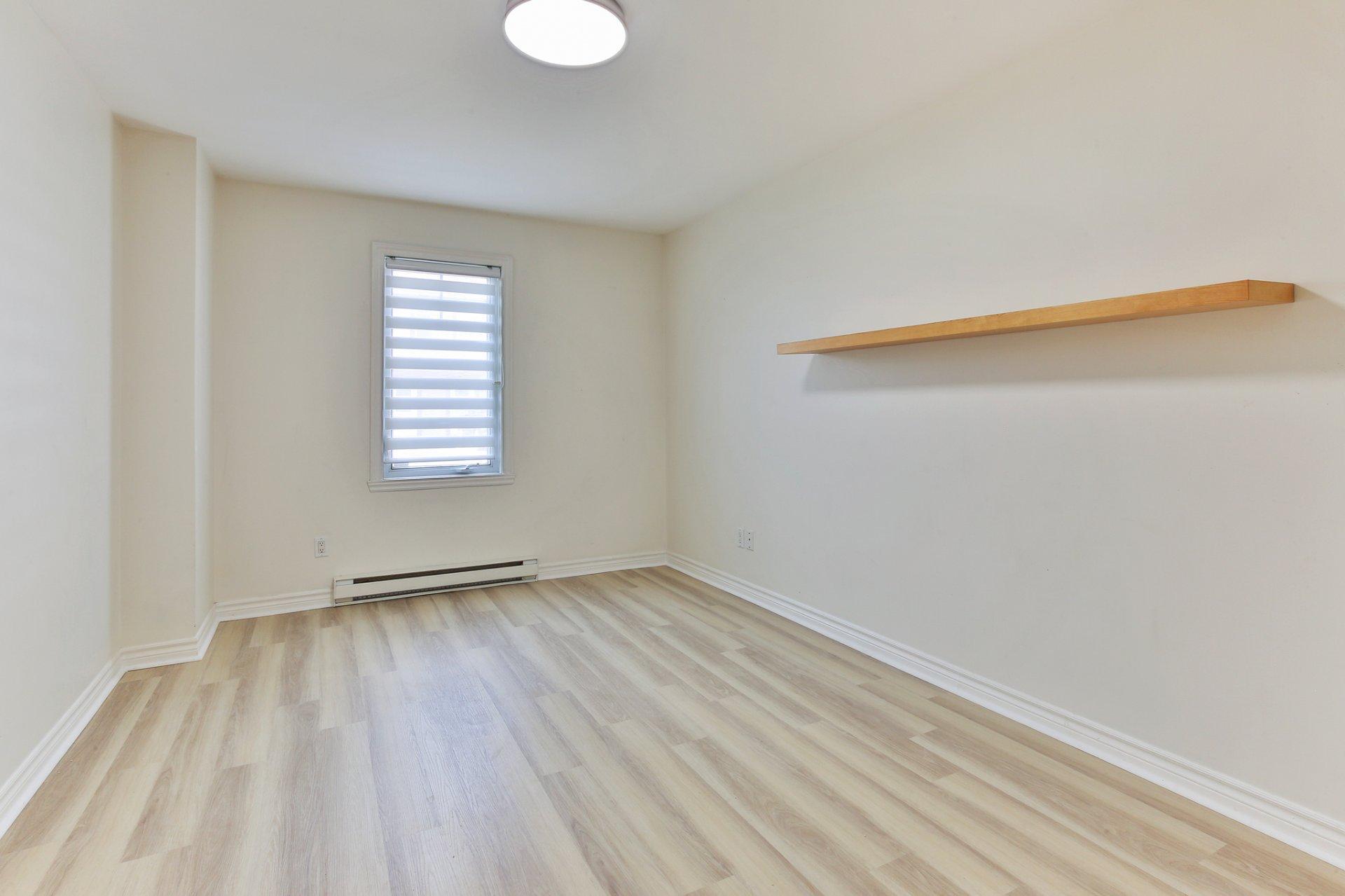 









475


Boul. St-Luc

,
Saint-Jean-sur-Richelieu,




QC
J2W0H3

