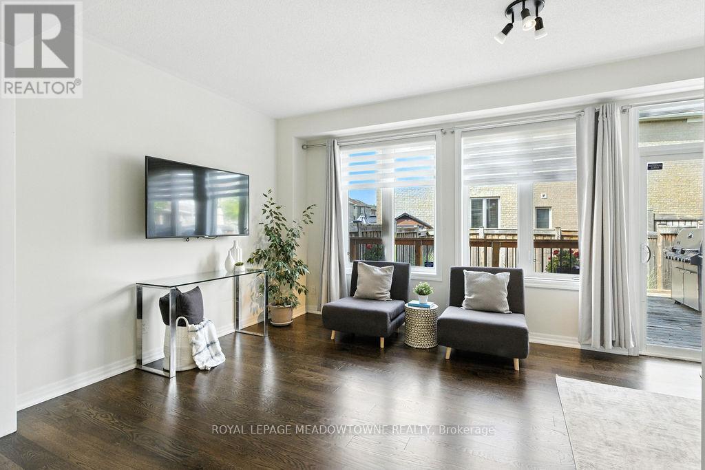 












196 DUNCAN LANE E

,
Milton,




Ontario
L9T8B6

