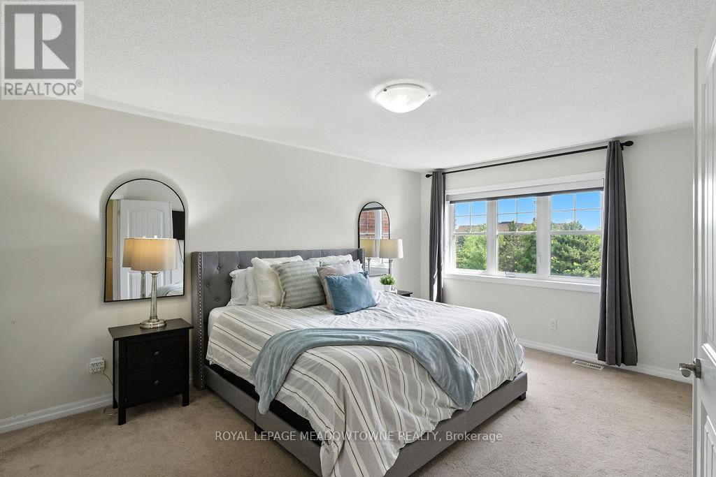 












196 DUNCAN LANE E

,
Milton,




Ontario
L9T8B6

