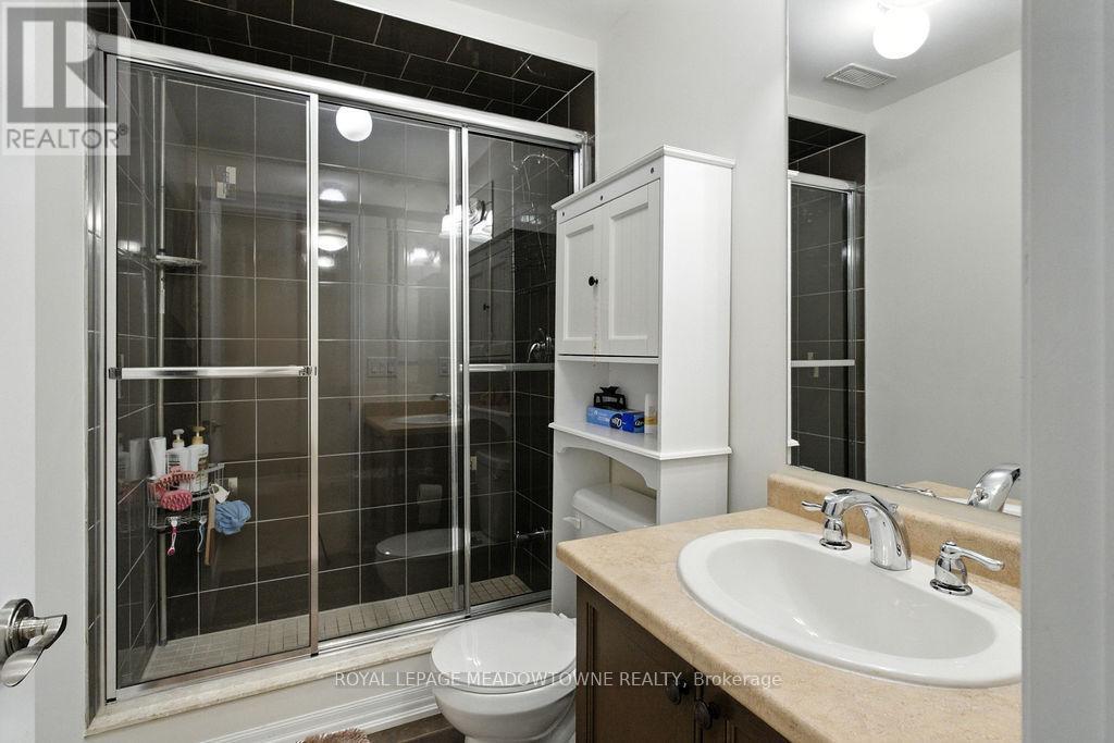 












196 DUNCAN LANE E

,
Milton,




Ontario
L9T8B6

