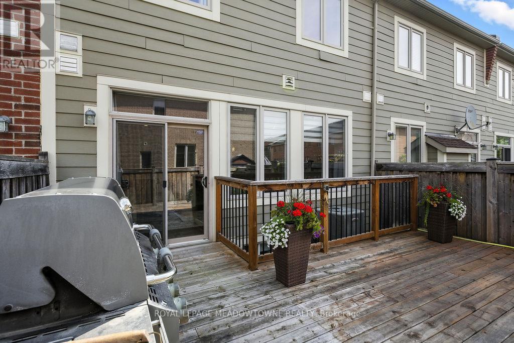 












196 DUNCAN LANE E

,
Milton,




Ontario
L9T8B6

