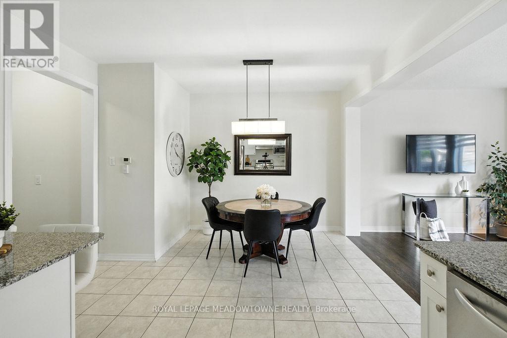 












196 DUNCAN LANE E

,
Milton,




Ontario
L9T8B6

