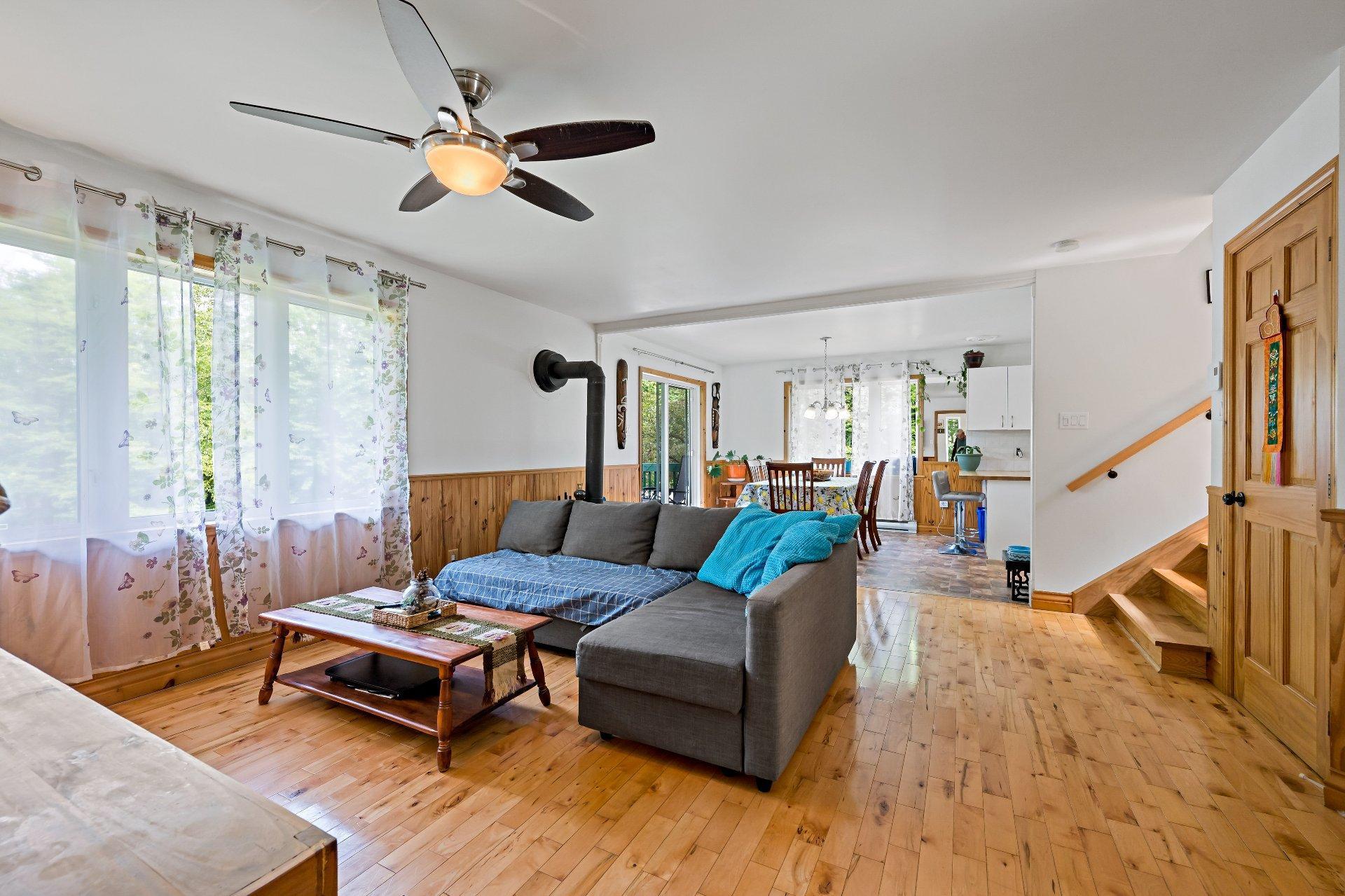 









412


Ch. du Lac-Mercier

,
Mont-Tremblant,




QC
J8E1K7

