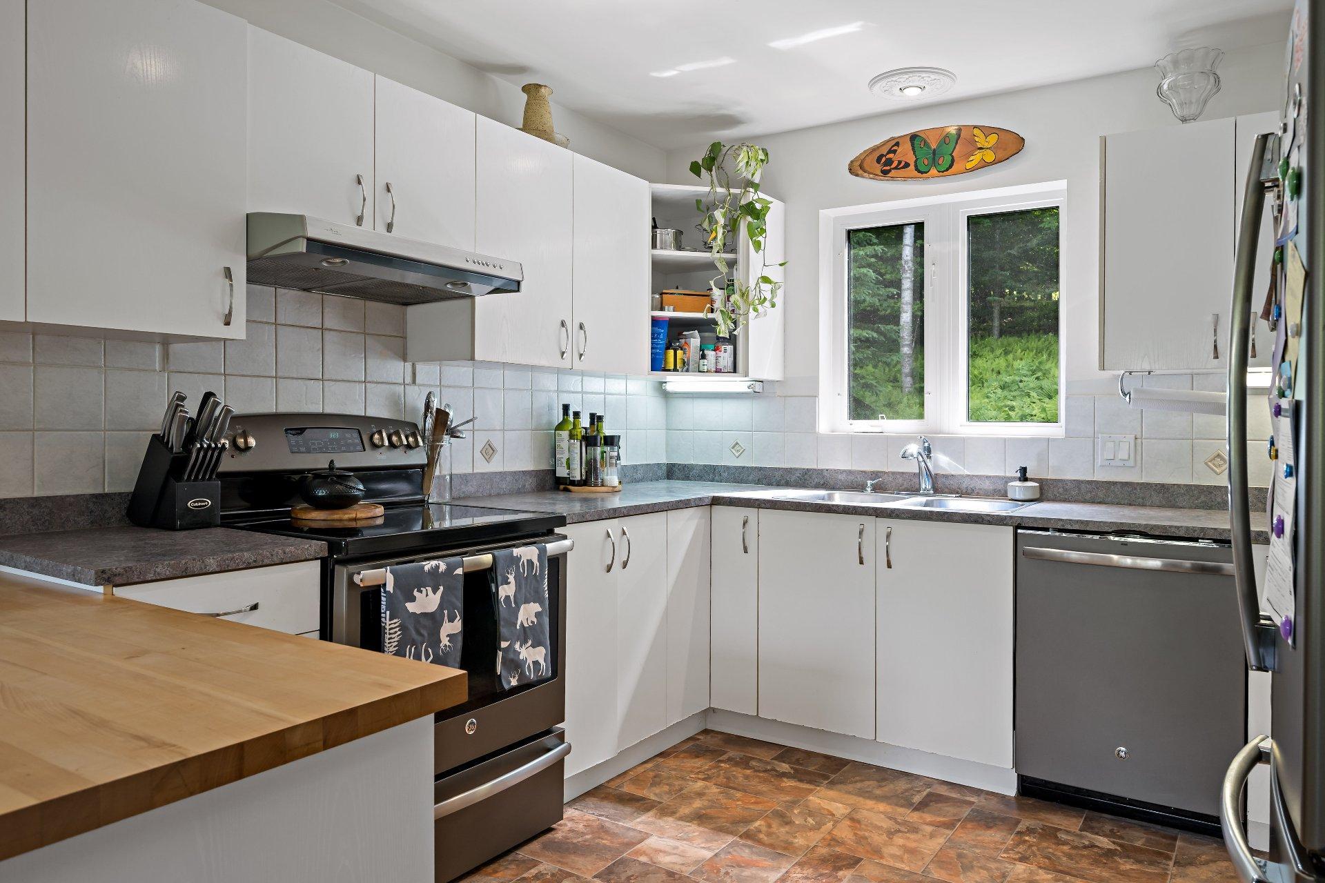 









412


Ch. du Lac-Mercier

,
Mont-Tremblant,




QC
J8E1K7


