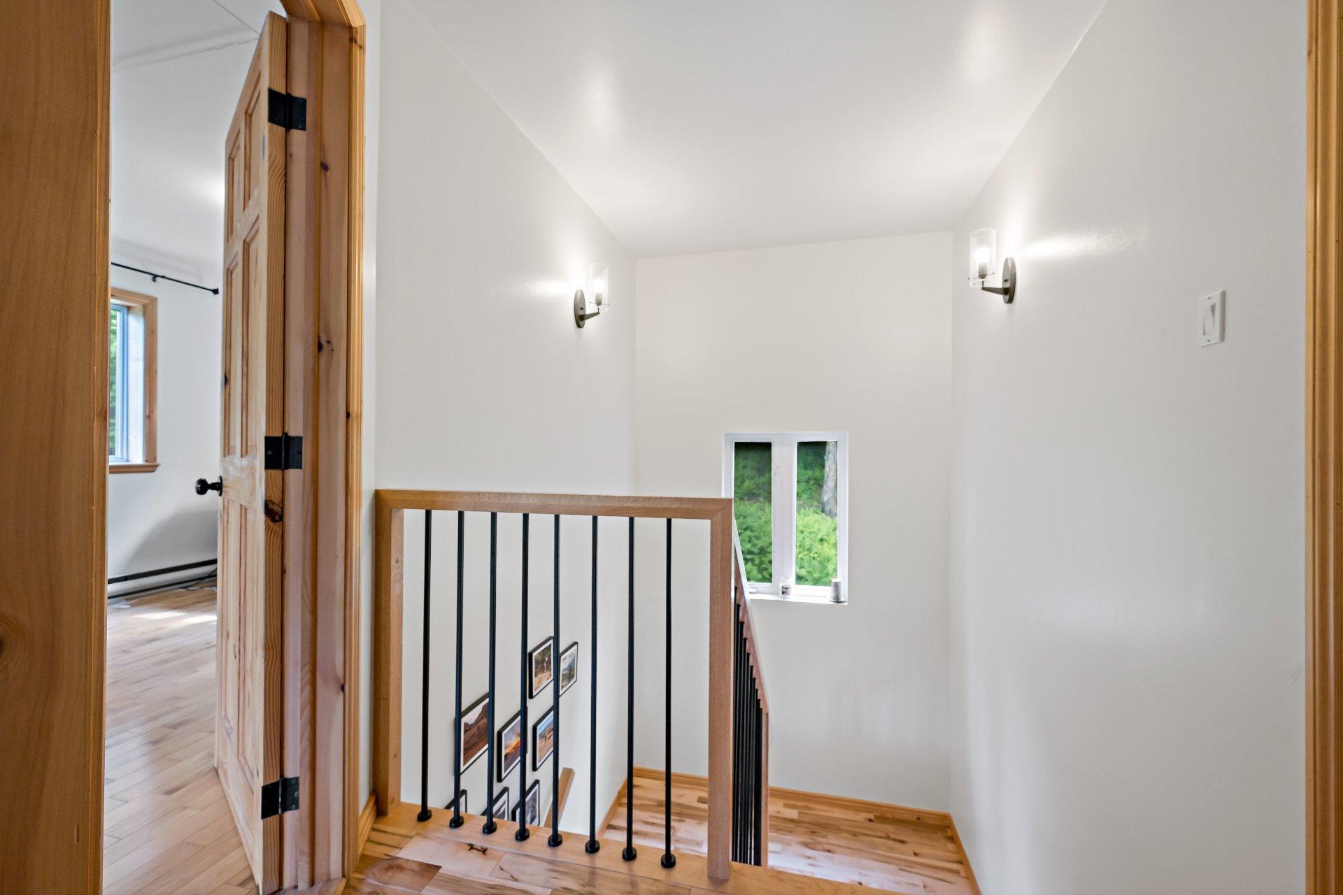 









412


Ch. du Lac-Mercier

,
Mont-Tremblant,




QC
J8E1K7

