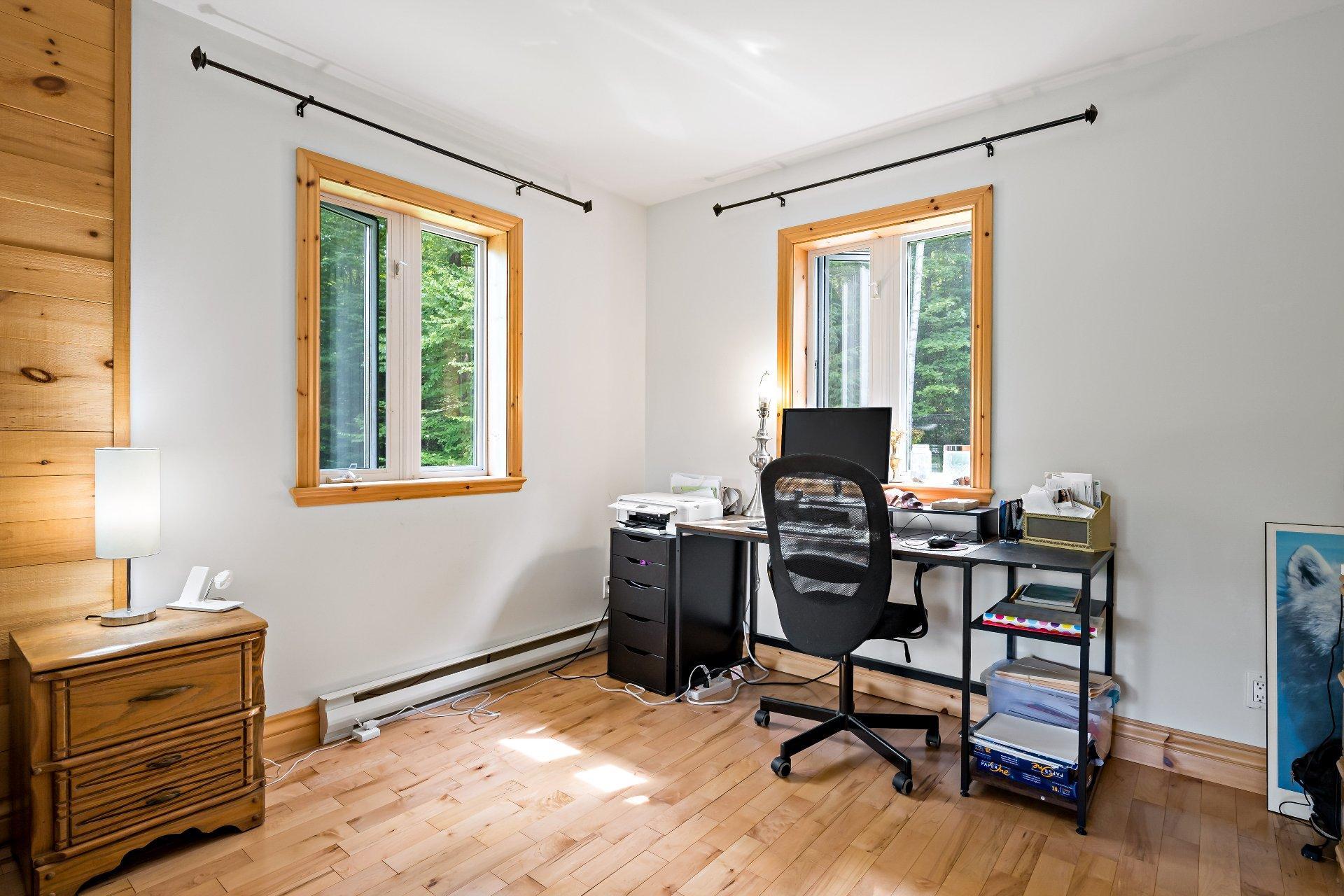 









412


Ch. du Lac-Mercier

,
Mont-Tremblant,




QC
J8E1K7

