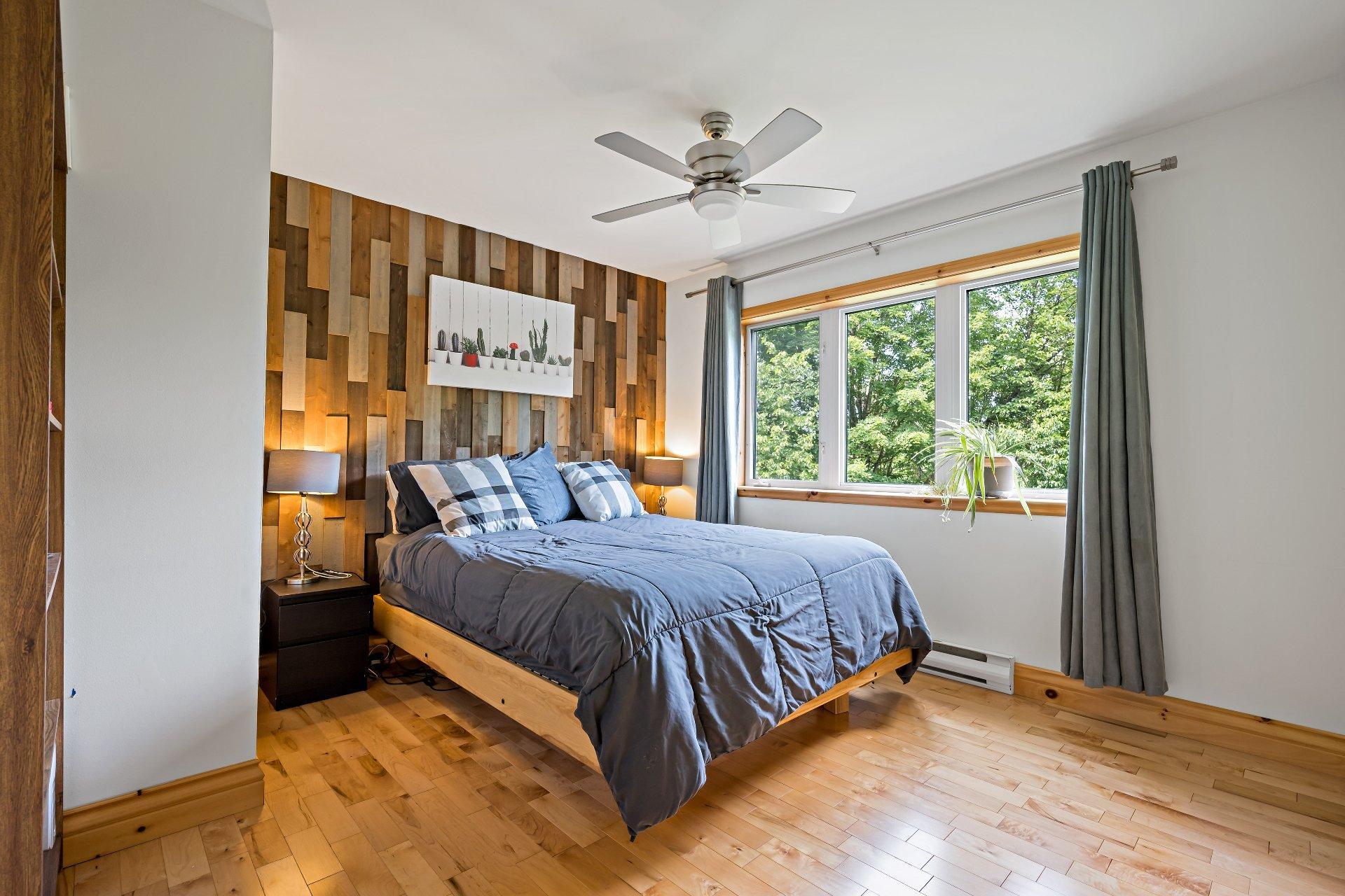 









412


Ch. du Lac-Mercier

,
Mont-Tremblant,




QC
J8E1K7

