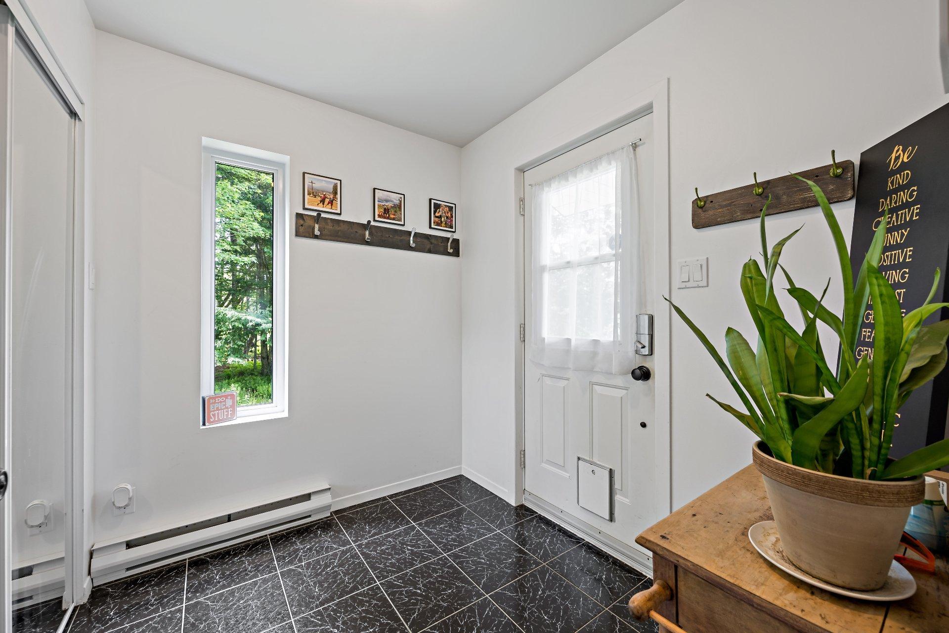 









412


Ch. du Lac-Mercier

,
Mont-Tremblant,




QC
J8E1K7


