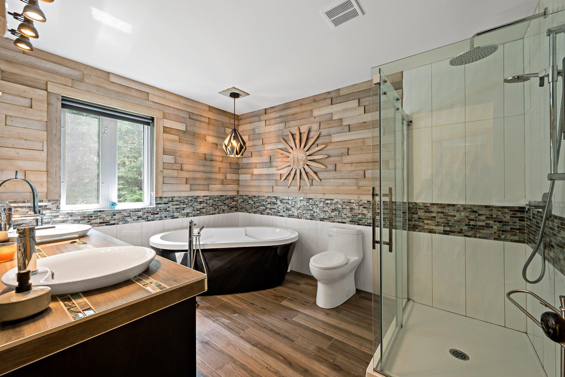 









412


Ch. du Lac-Mercier

,
Mont-Tremblant,




QC
J8E1K7

