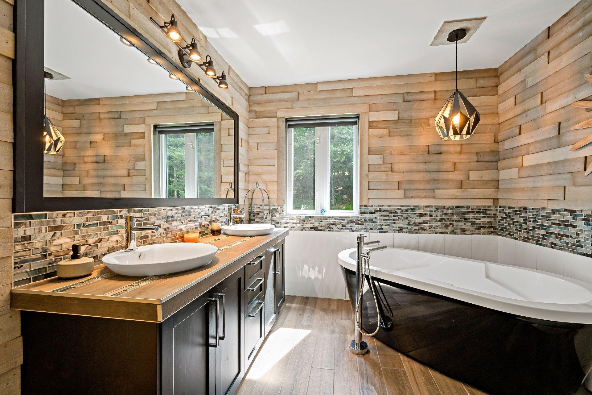 









412


Ch. du Lac-Mercier

,
Mont-Tremblant,




QC
J8E1K7

