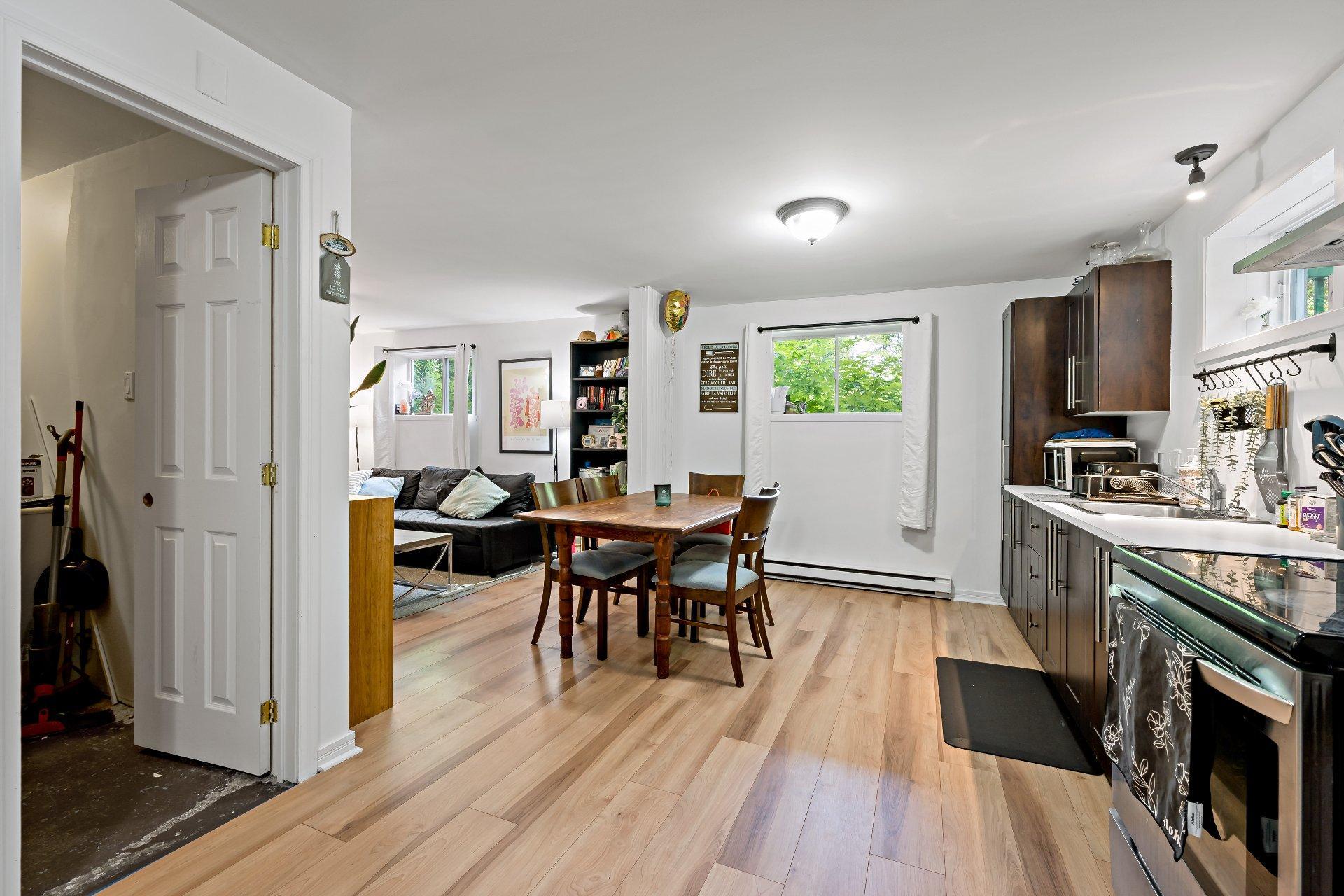 









412


Ch. du Lac-Mercier

,
Mont-Tremblant,




QC
J8E1K7

