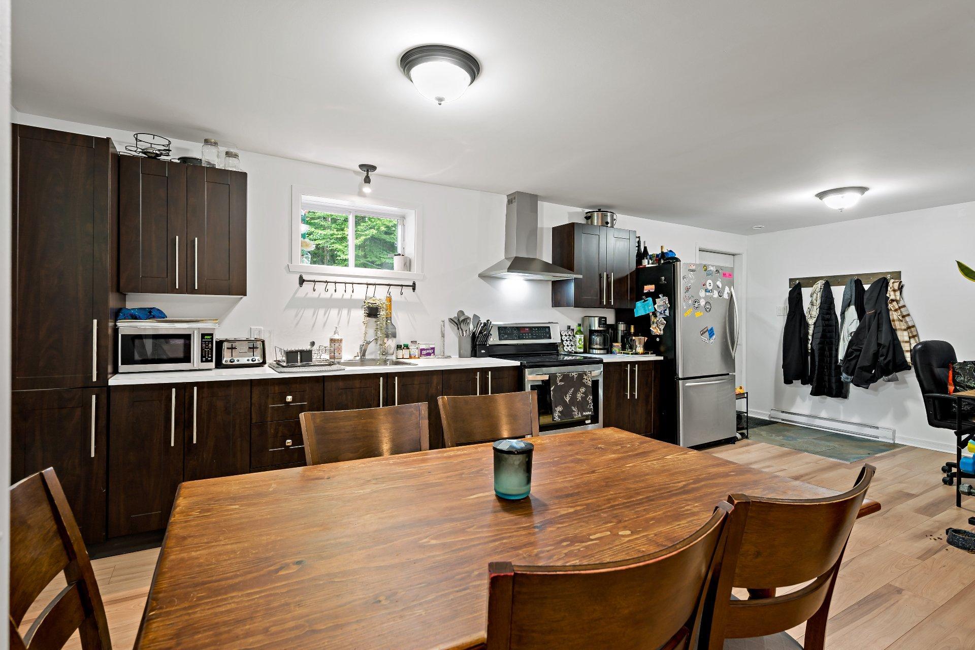 









412


Ch. du Lac-Mercier

,
Mont-Tremblant,




QC
J8E1K7

