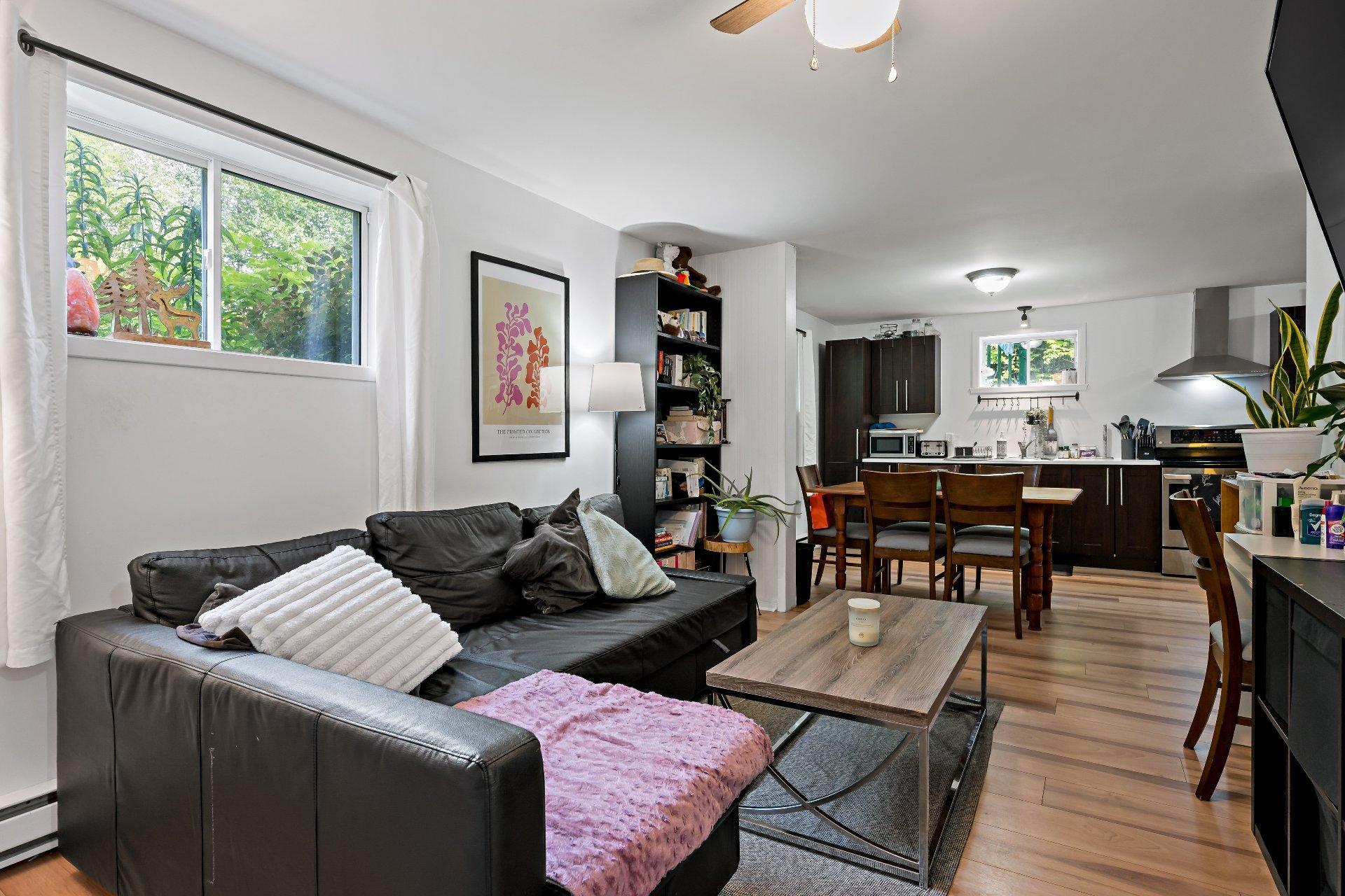 









412


Ch. du Lac-Mercier

,
Mont-Tremblant,




QC
J8E1K7

