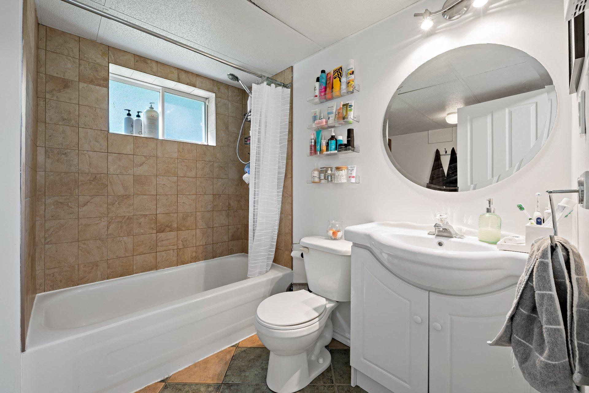 









412


Ch. du Lac-Mercier

,
Mont-Tremblant,




QC
J8E1K7

