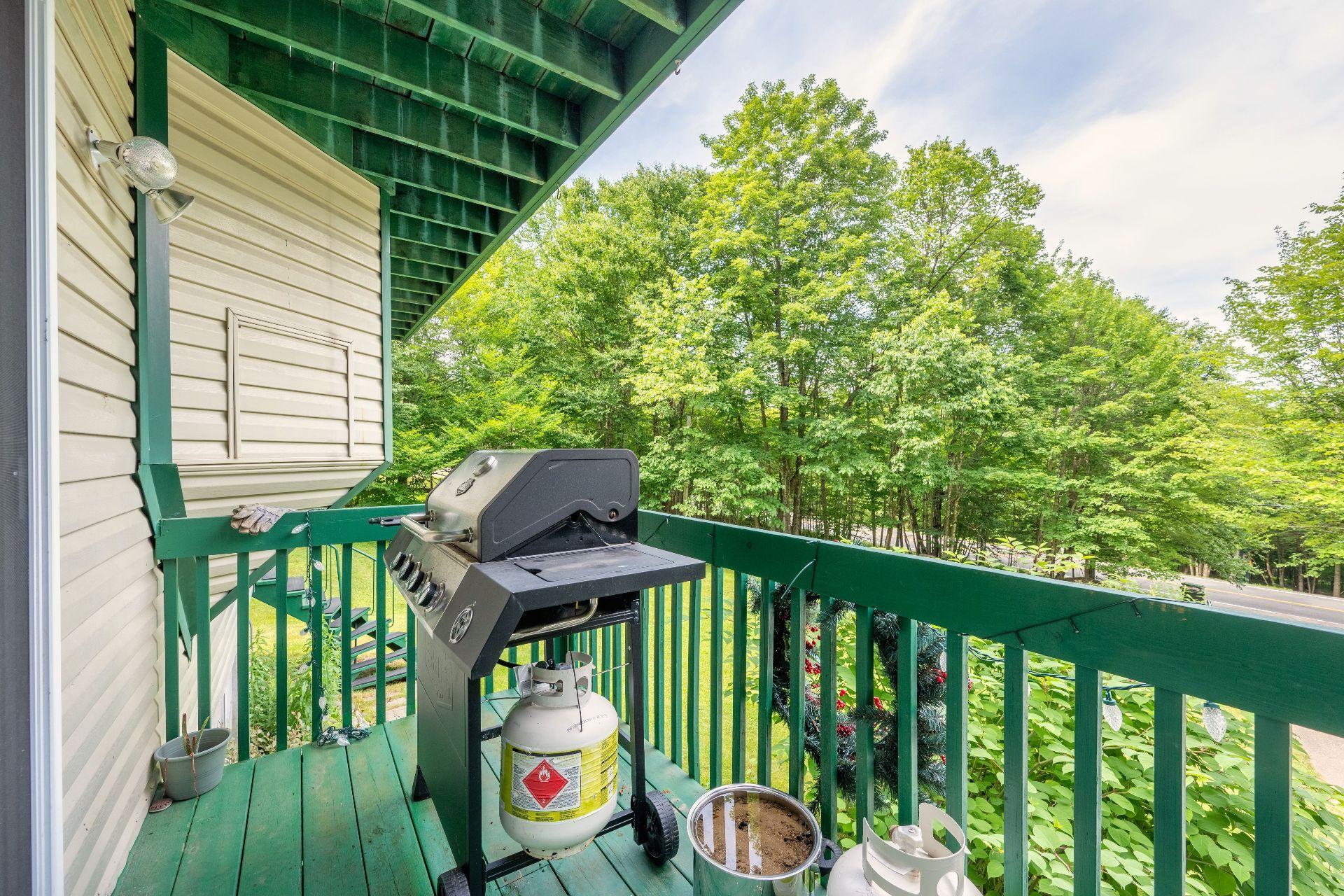 









412


Ch. du Lac-Mercier

,
Mont-Tremblant,




QC
J8E1K7

