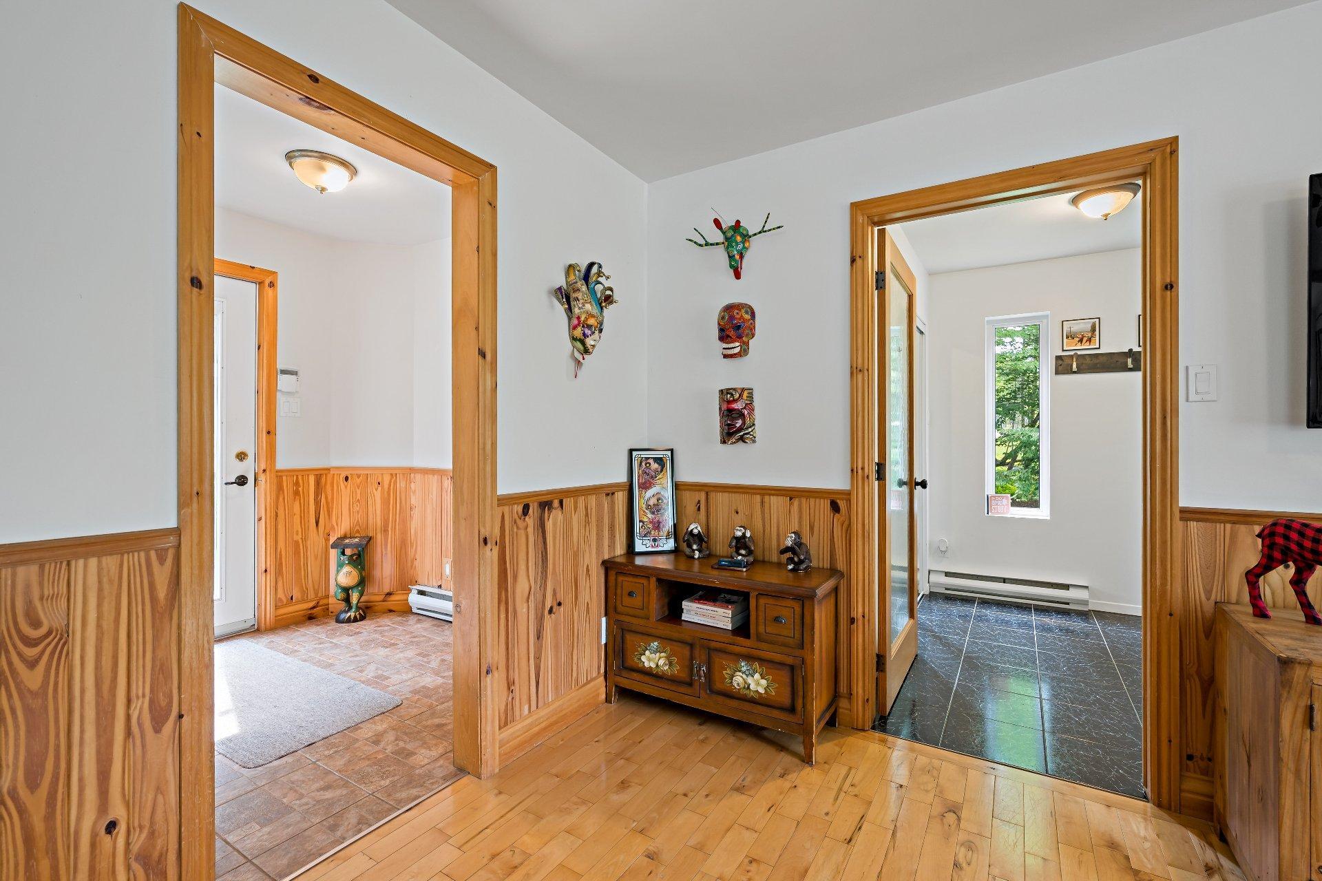 









412


Ch. du Lac-Mercier

,
Mont-Tremblant,




QC
J8E1K7

