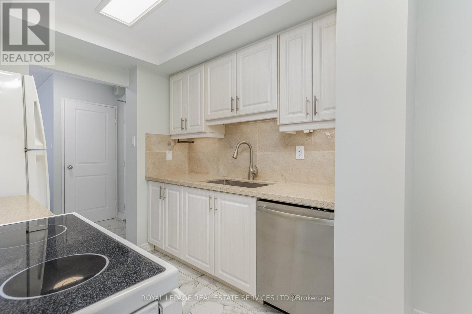 












2905 - 3100 KIRWIN AVENUE

,
Mississauga,




Ontario
L5A3S6

