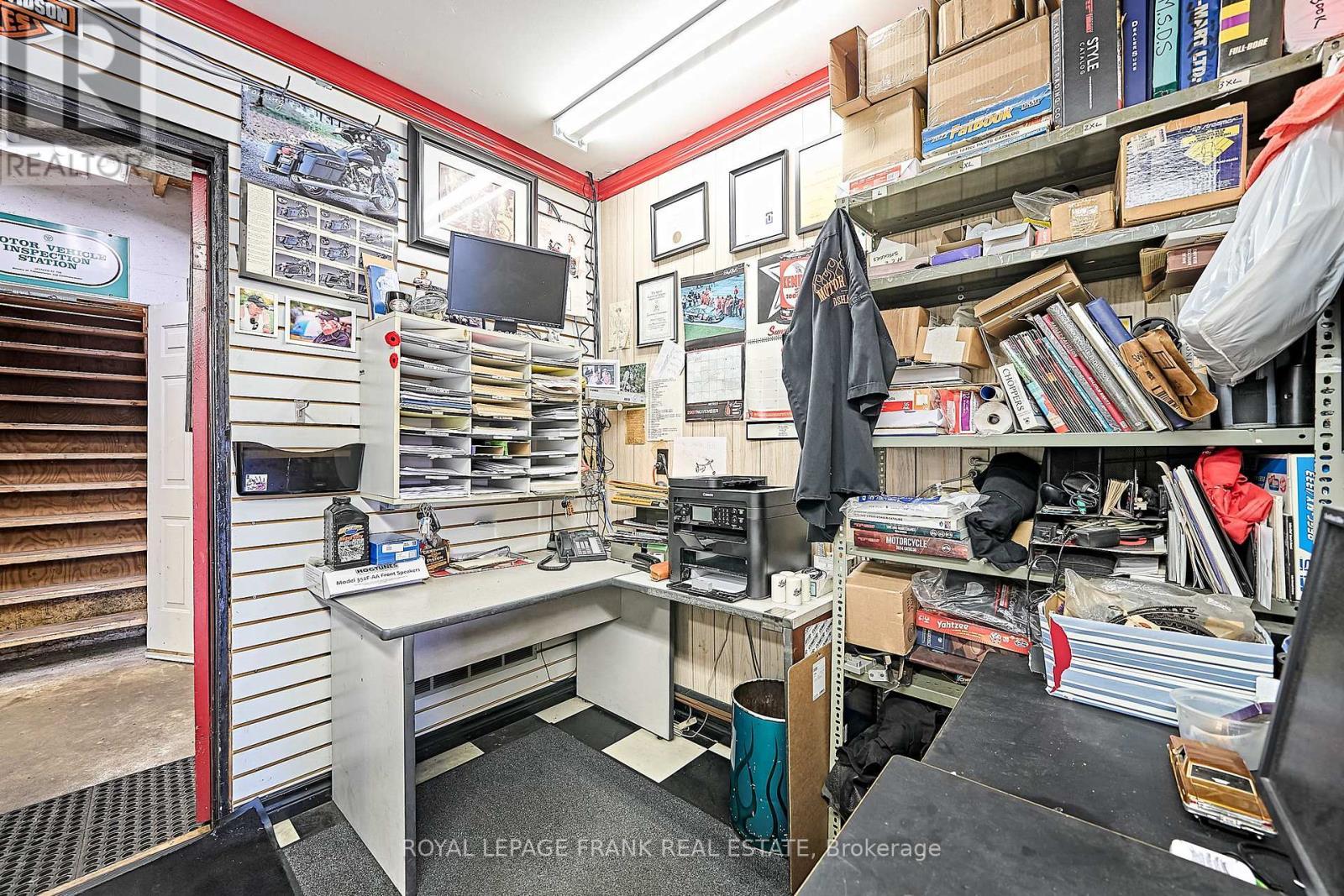 












287 DEAN AVENUE

,
Oshawa (Central),




Ontario
L1H3E1

