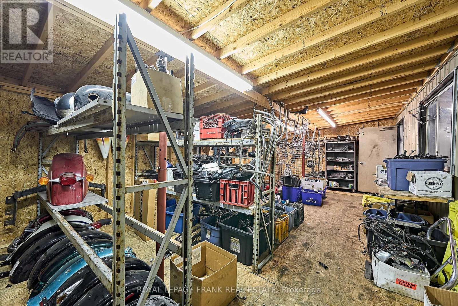 












287 DEAN AVENUE

,
Oshawa (Central),




Ontario
L1H3E1

