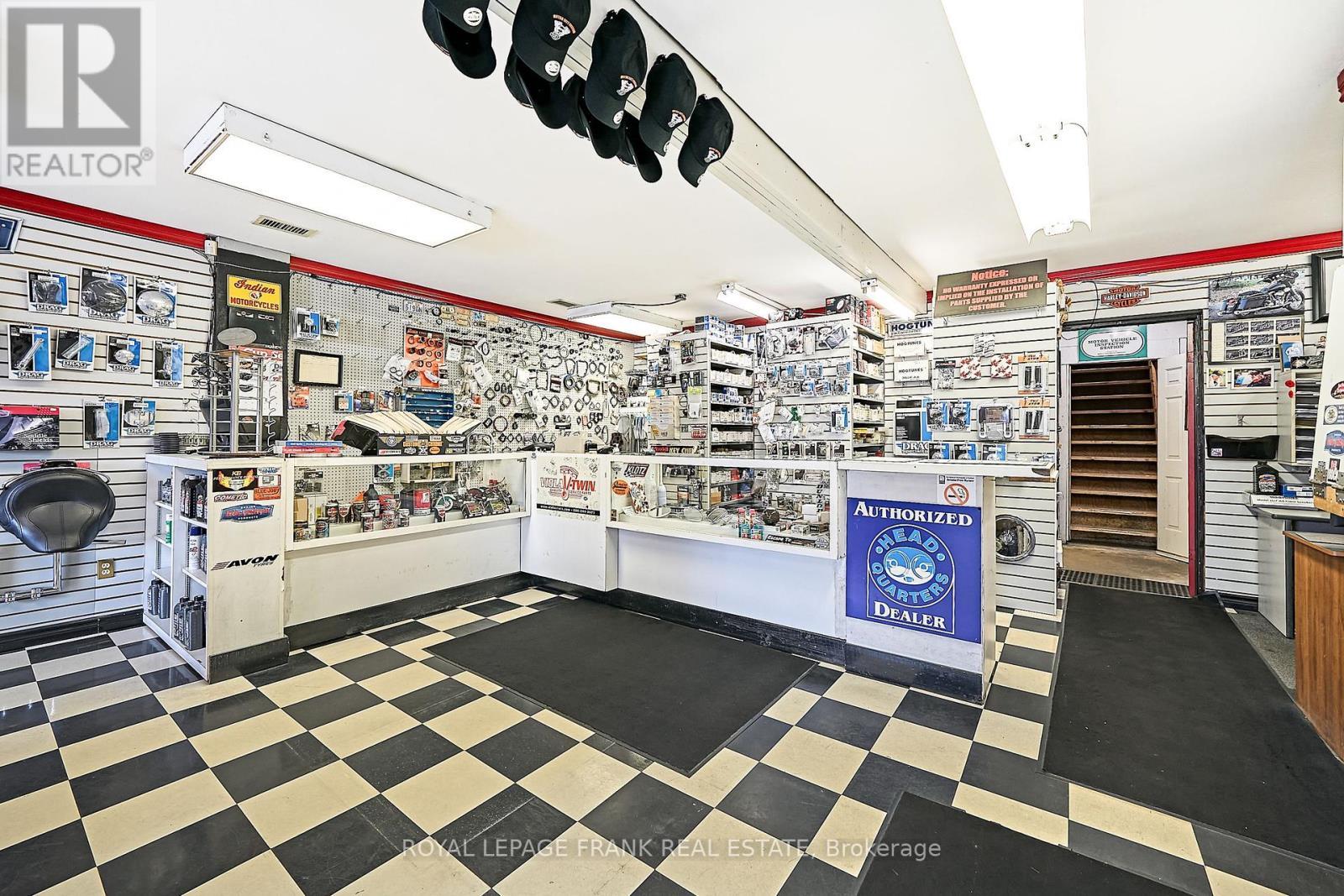 












287 DEAN AVENUE

,
Oshawa (Central),




Ontario
L1H3E1

