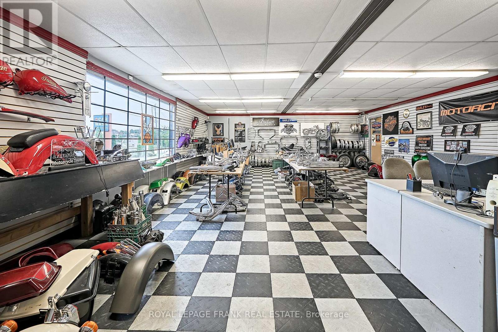 












287 DEAN AVENUE

,
Oshawa (Central),




Ontario
L1H3E1

