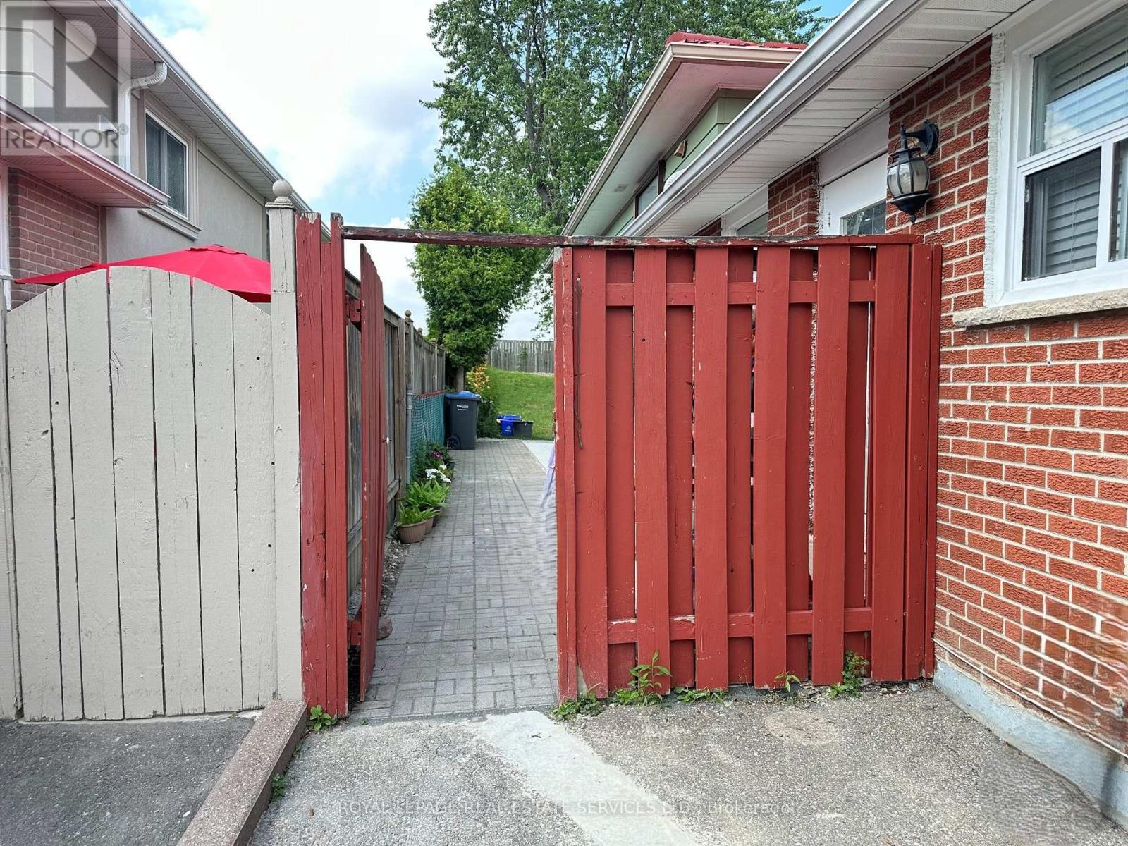 












BSMT - 752 EAGLEMOUNT CRESCENT

,
Mississauga,




Ontario
L5C1N9

