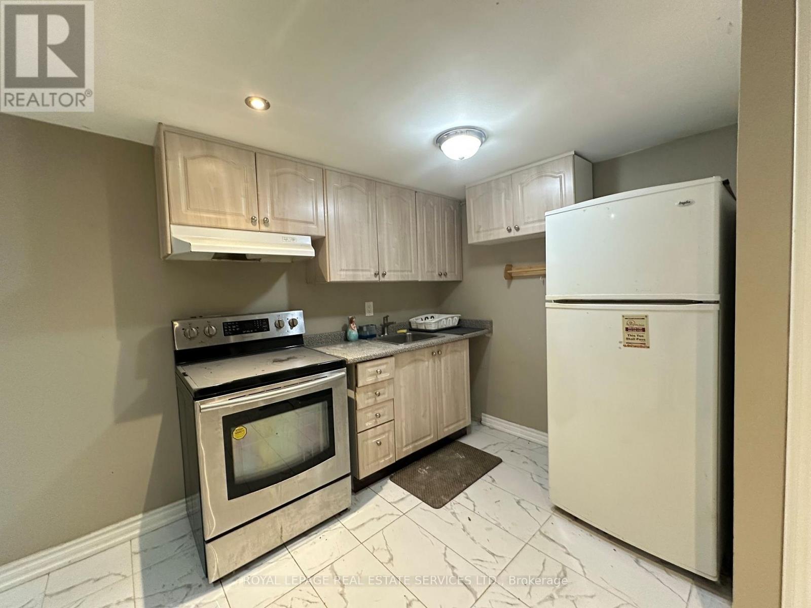 












BSMT - 752 EAGLEMOUNT CRESCENT

,
Mississauga,




Ontario
L5C1N9

