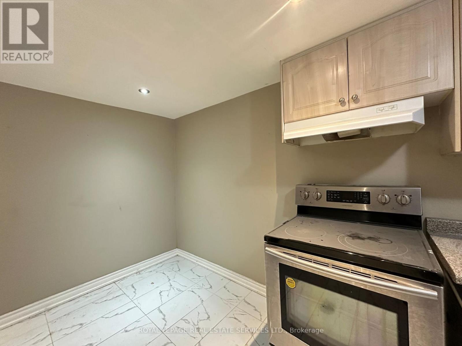 












BSMT - 752 EAGLEMOUNT CRESCENT

,
Mississauga,




Ontario
L5C1N9

