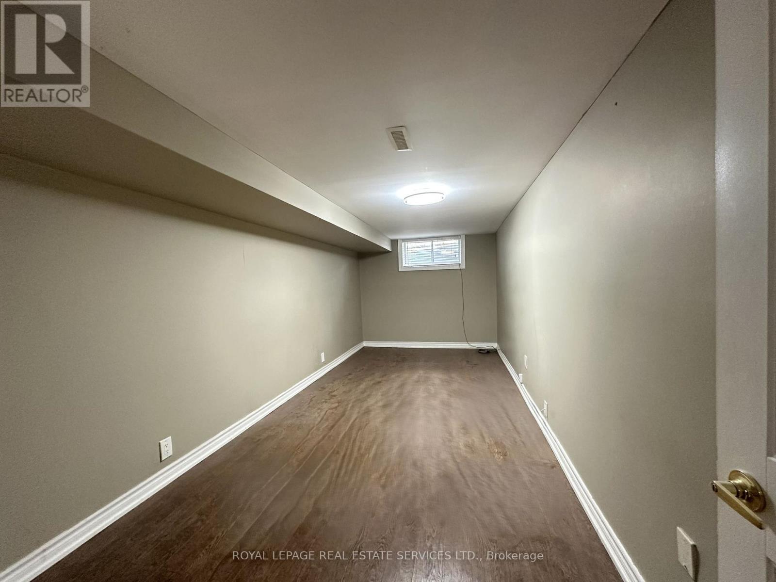 












BSMT - 752 EAGLEMOUNT CRESCENT

,
Mississauga,




Ontario
L5C1N9

