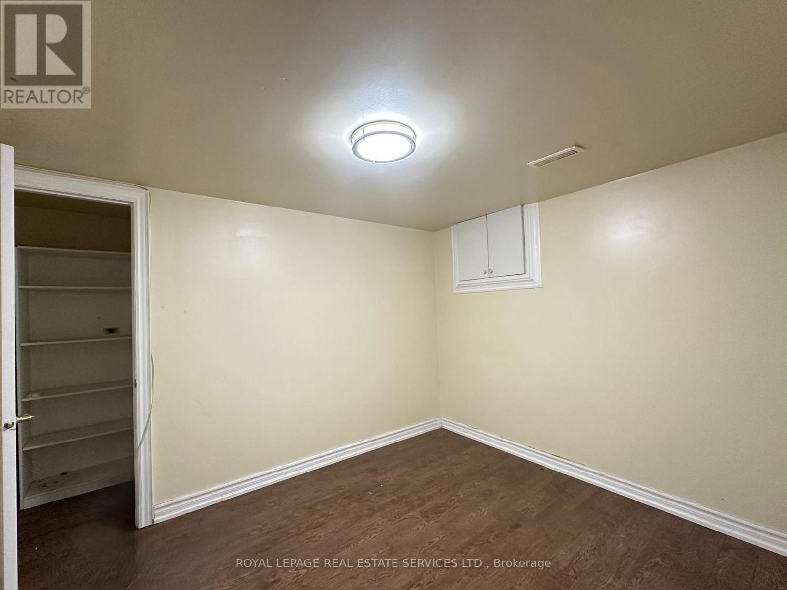 












BSMT - 752 EAGLEMOUNT CRESCENT

,
Mississauga,




Ontario
L5C1N9

