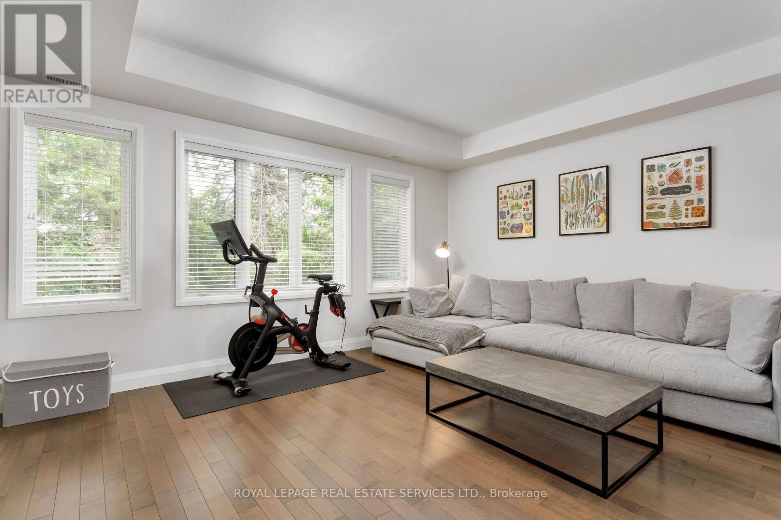 












22 - 405 PLAINS ROAD E

,
Burlington,




Ontario
L7T2C9

