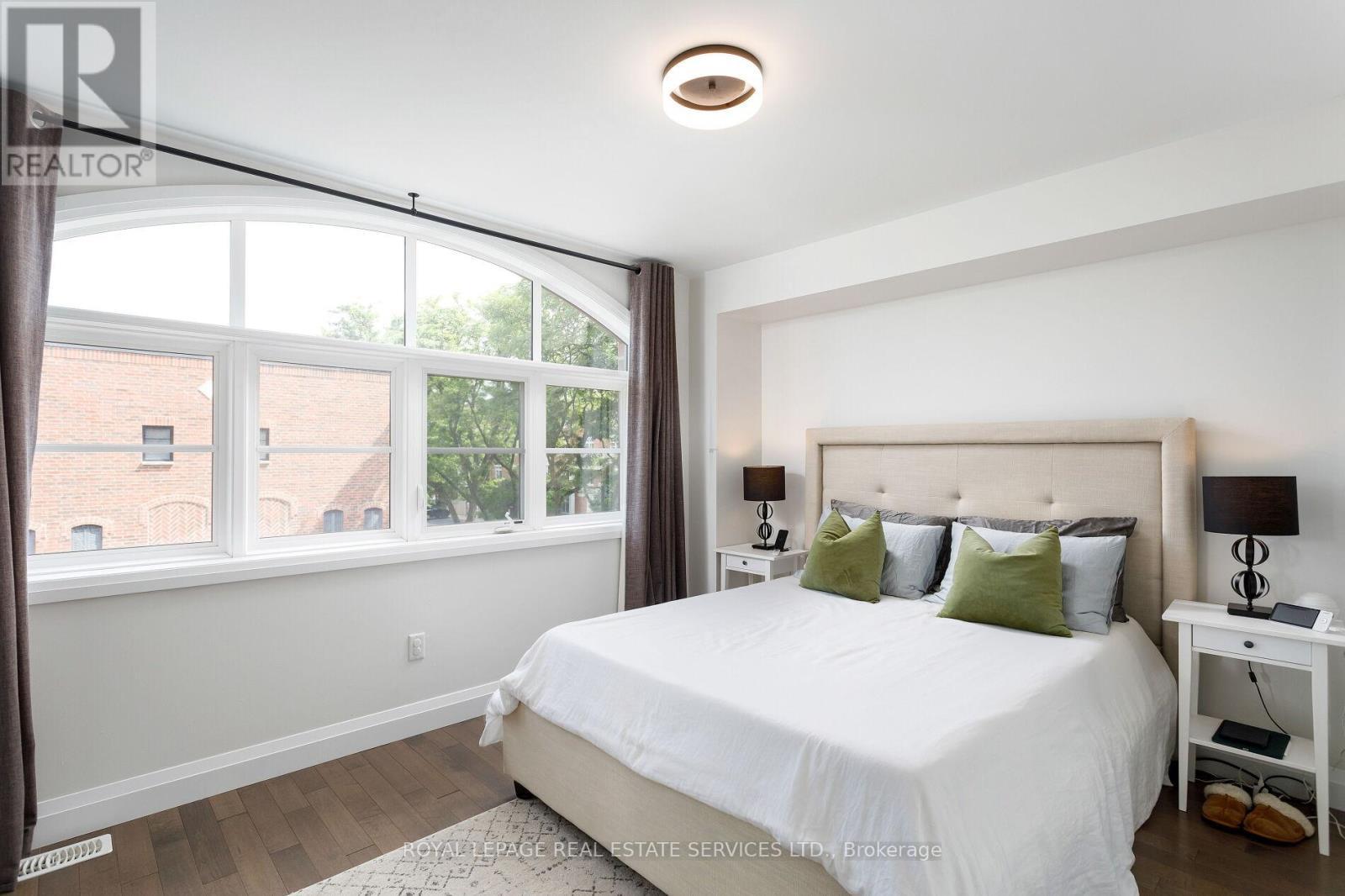 












22 - 405 PLAINS ROAD E

,
Burlington,




Ontario
L7T2C9

