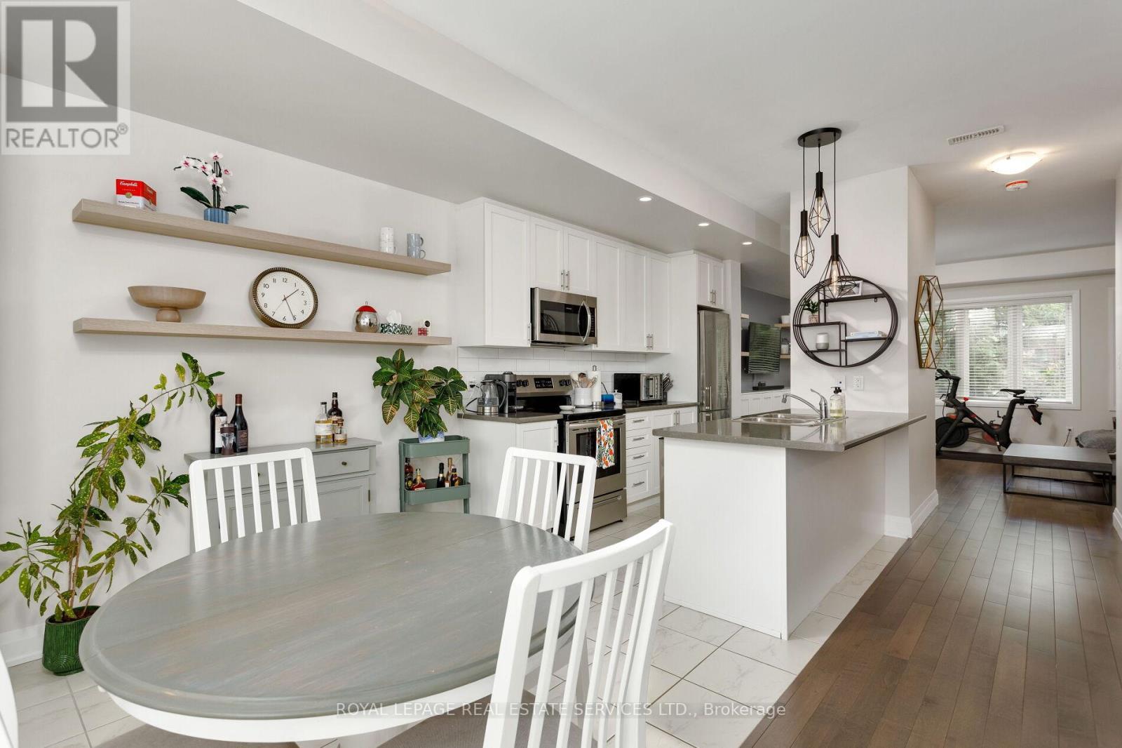 












22 - 405 PLAINS ROAD E

,
Burlington,




Ontario
L7T2C9

