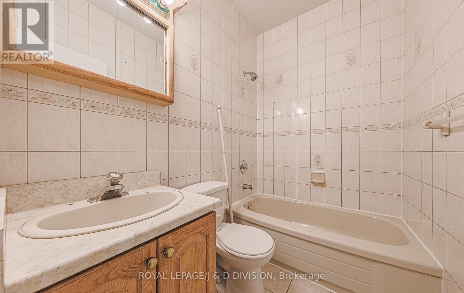 












MAIN - 484 CONCORD AVENUE

,
Toronto,




Ontario
M6H2P8

