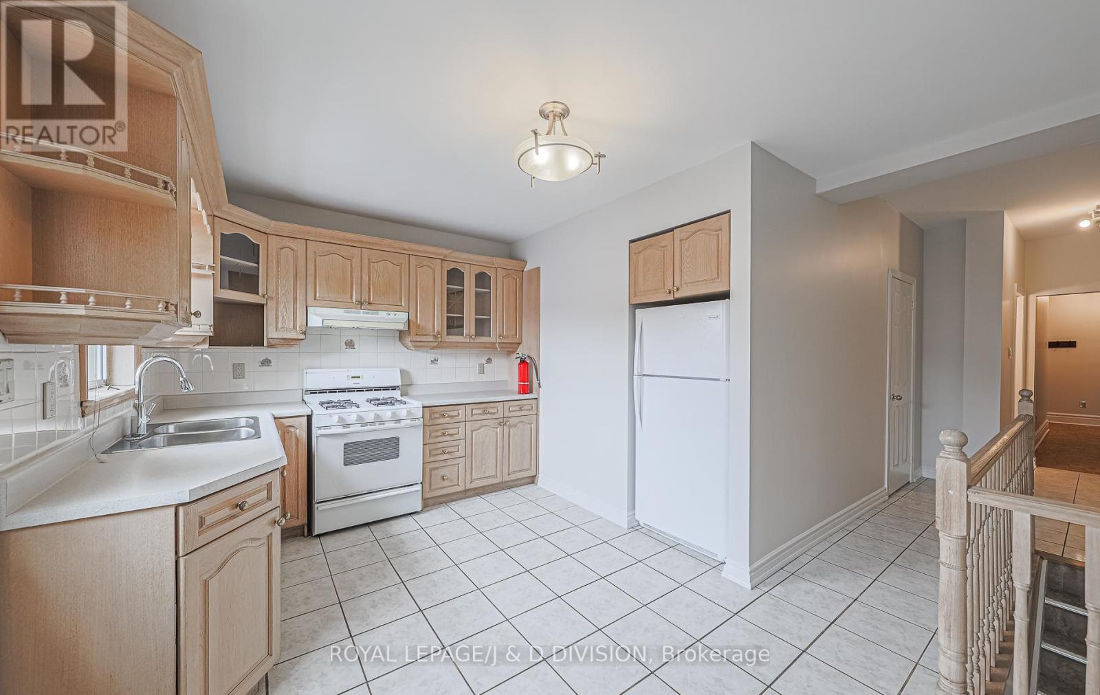 












MAIN - 484 CONCORD AVENUE

,
Toronto,




Ontario
M6H2P8

