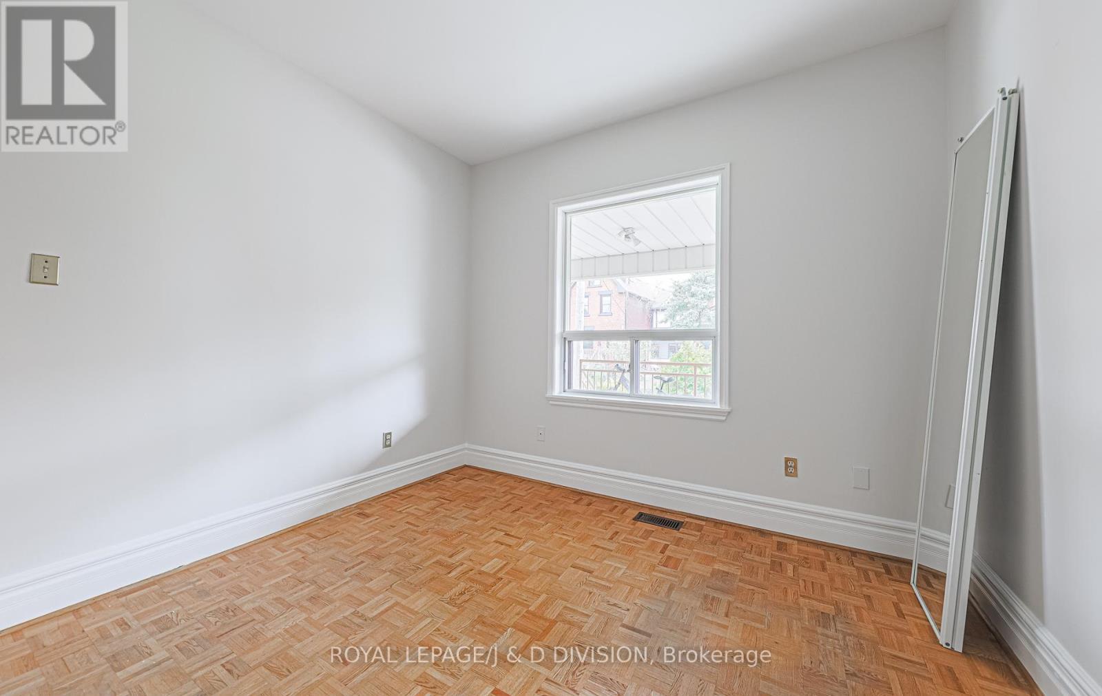 












MAIN - 484 CONCORD AVENUE

,
Toronto,




Ontario
M6H2P8

