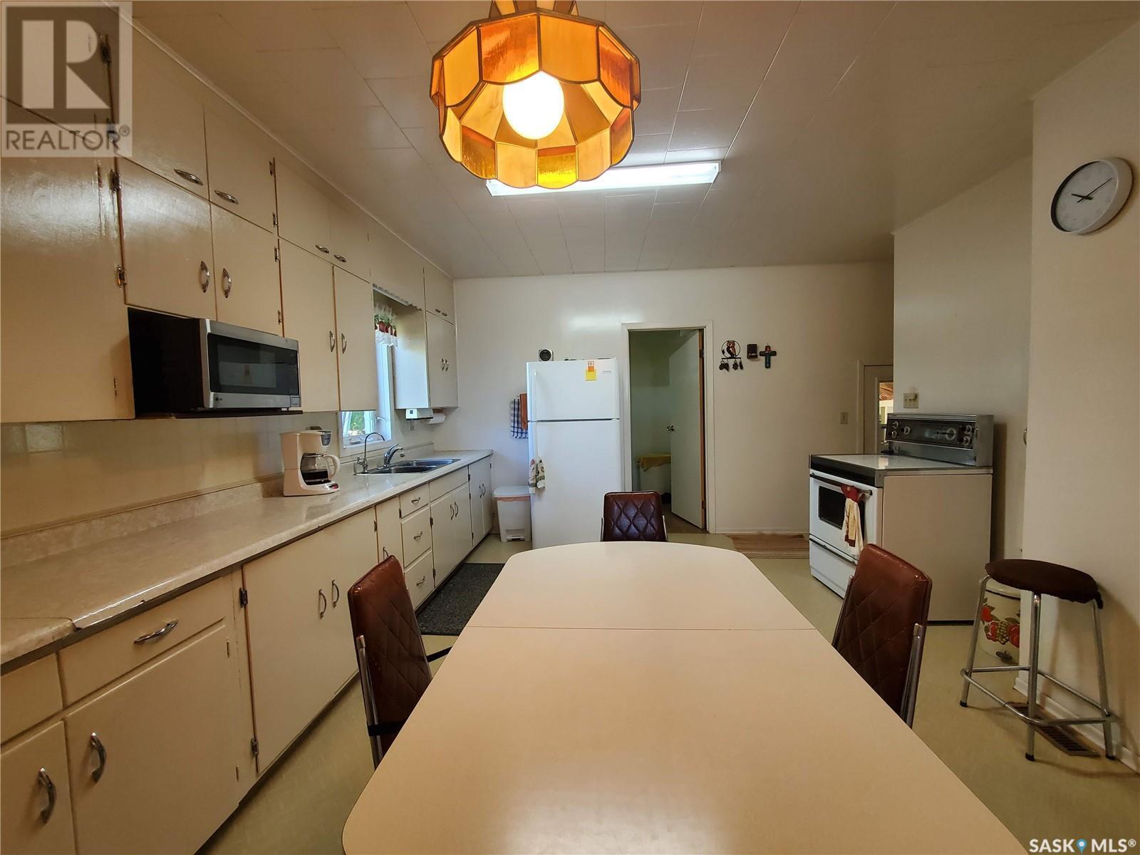 












130575 5 HIGHWAY

,
Runnymede,




Saskatchewan
S0A3P0

