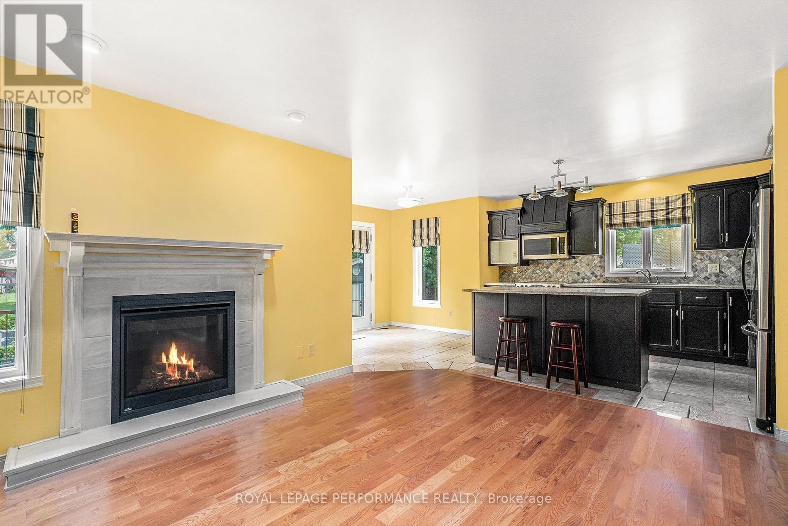 












572 DEAN DRIVE

,
Cornwall,




Ontario
K6H6Z6

