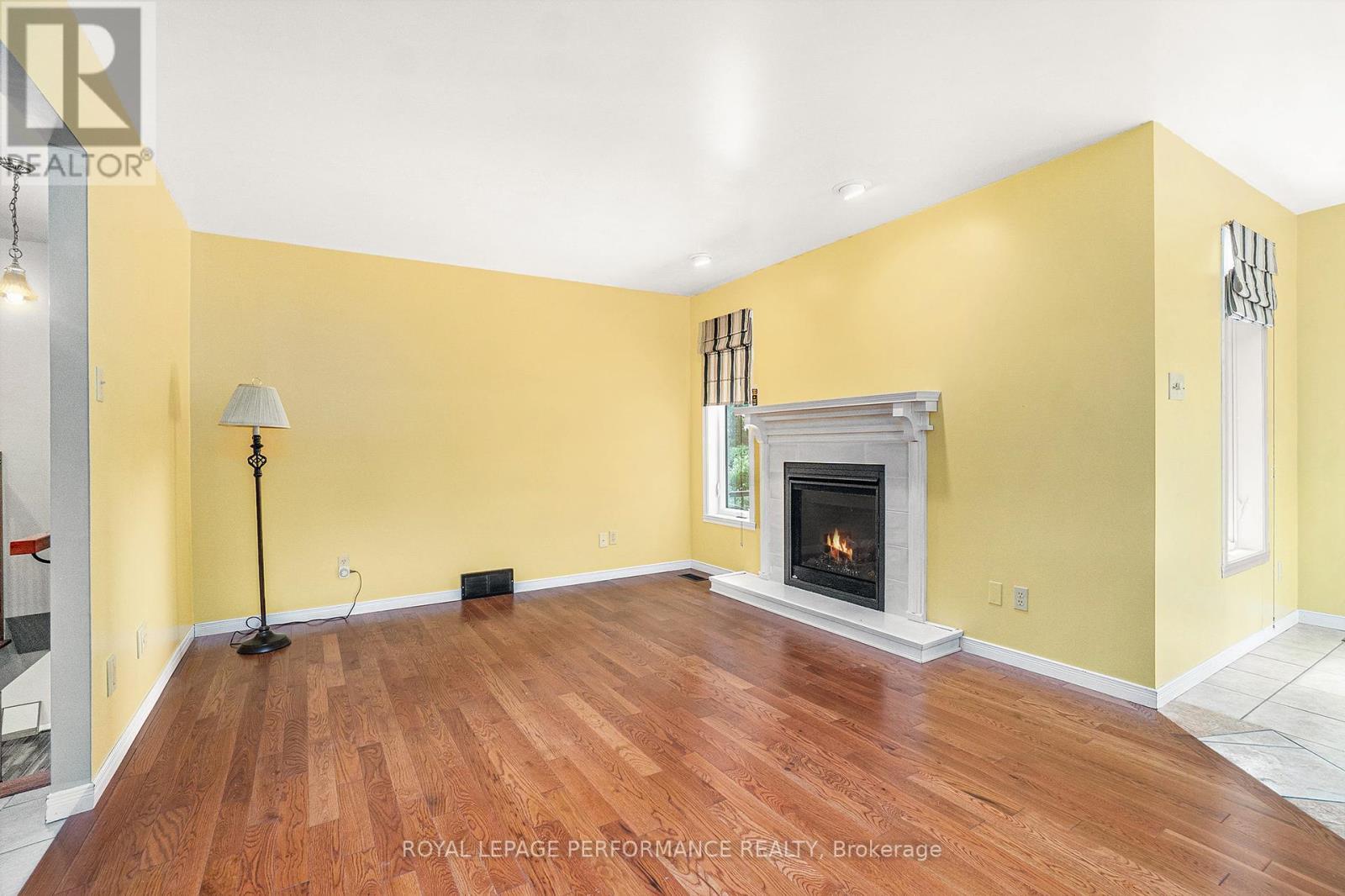 












572 DEAN DRIVE

,
Cornwall,




Ontario
K6H6Z6

