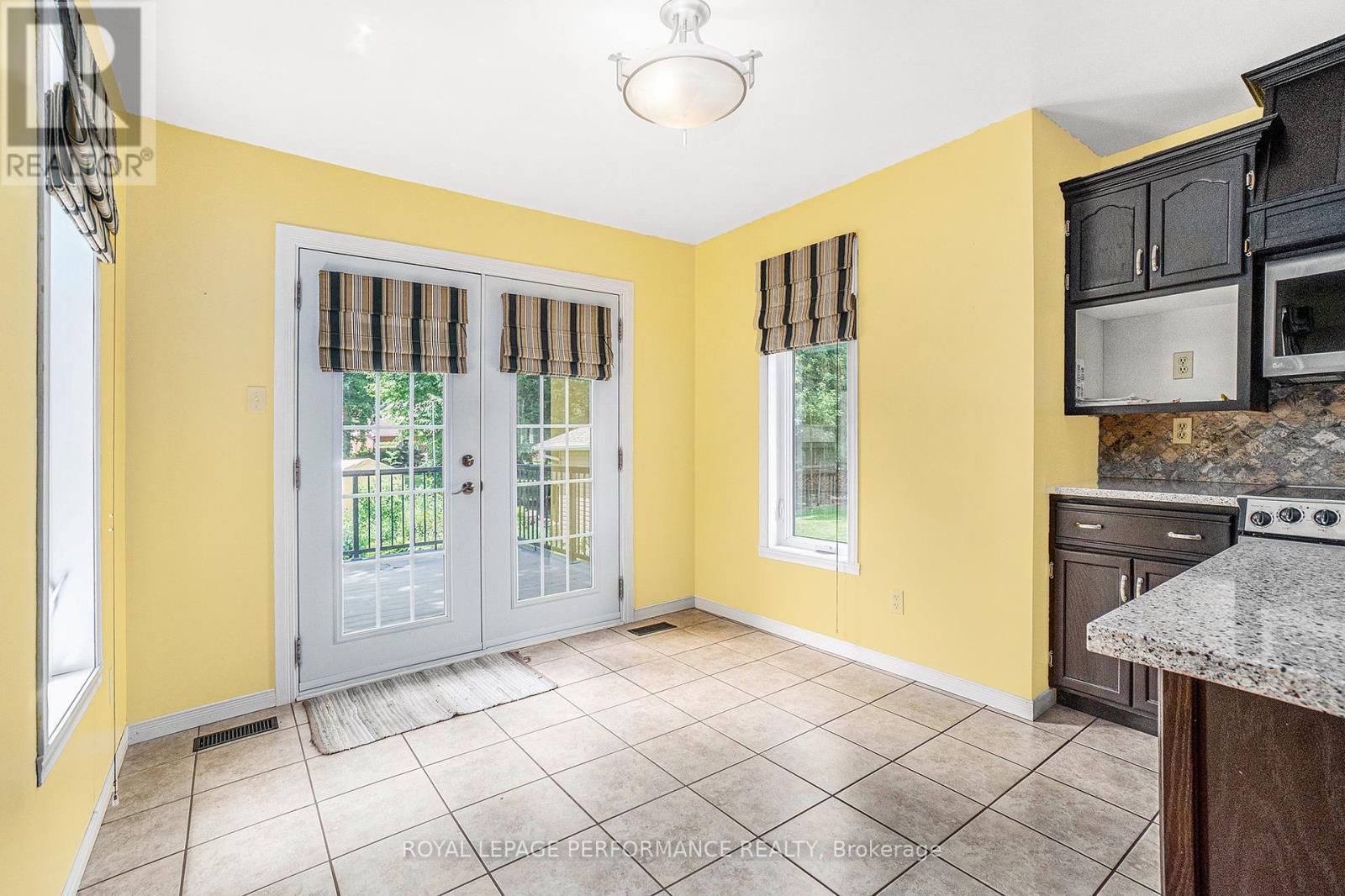 












572 DEAN DRIVE

,
Cornwall,




Ontario
K6H6Z6

